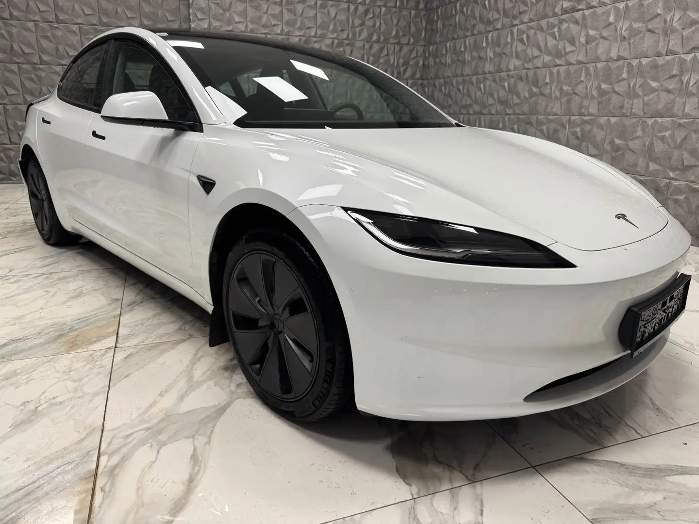 Tesla Model 3 Premium RWD Weiß - 1