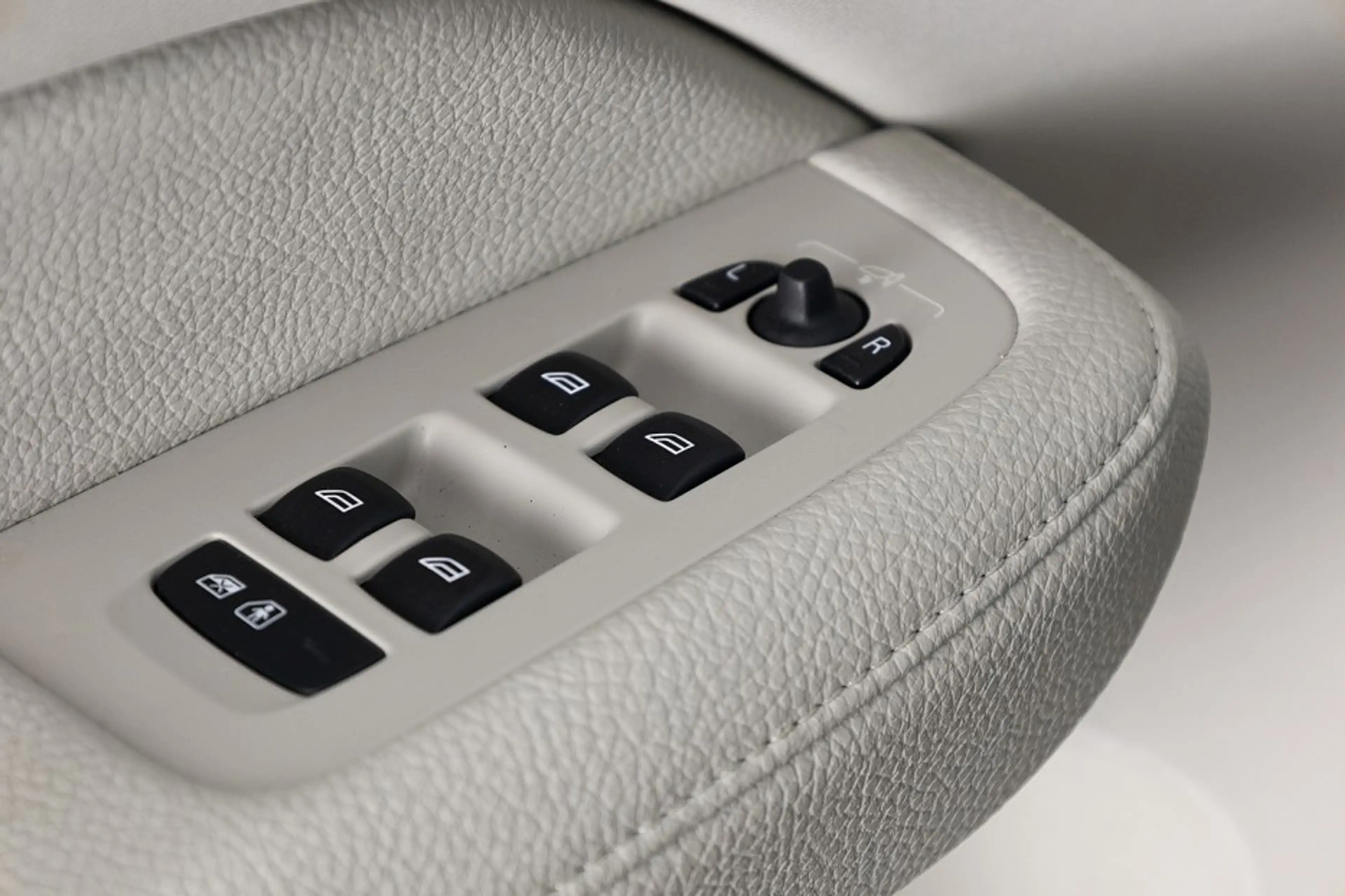 Volvo V60 Cross Country 2.0 T5 AWD Pro | LEDER | harman/kardon — photo 8