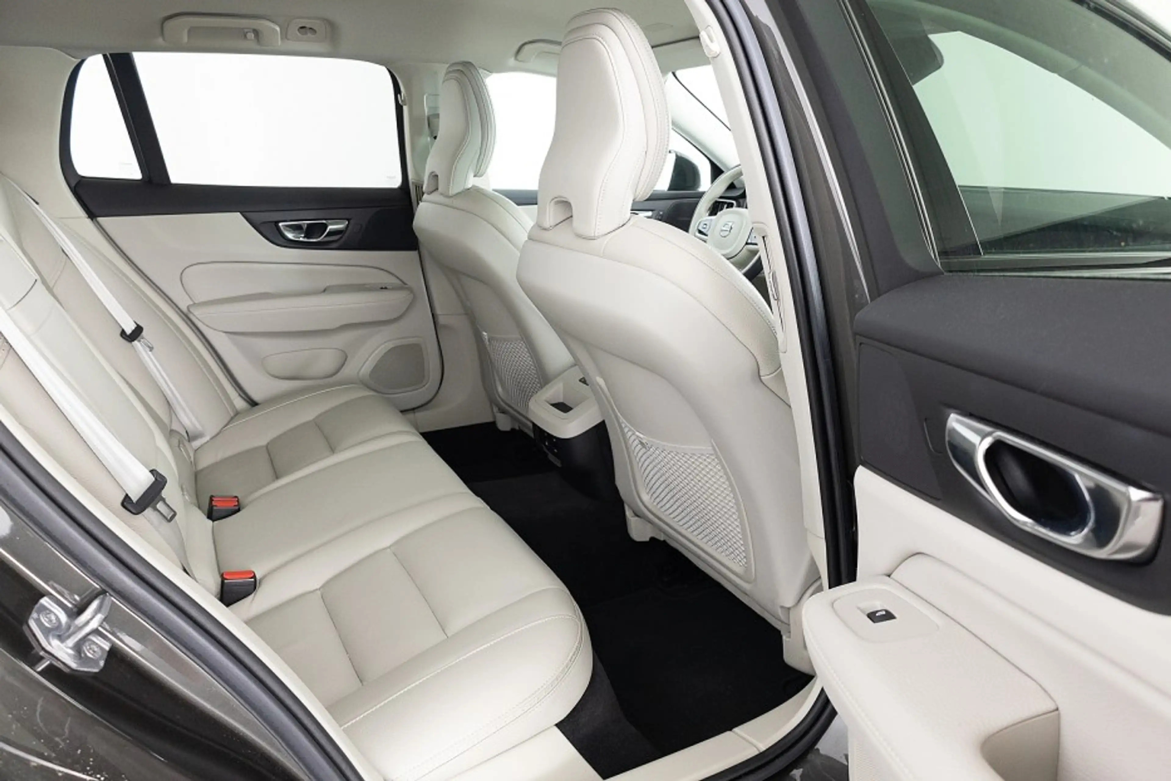 Volvo V60 Cross Country 2.0 T5 AWD Pro | LEDER | harman/kardon — photo 7