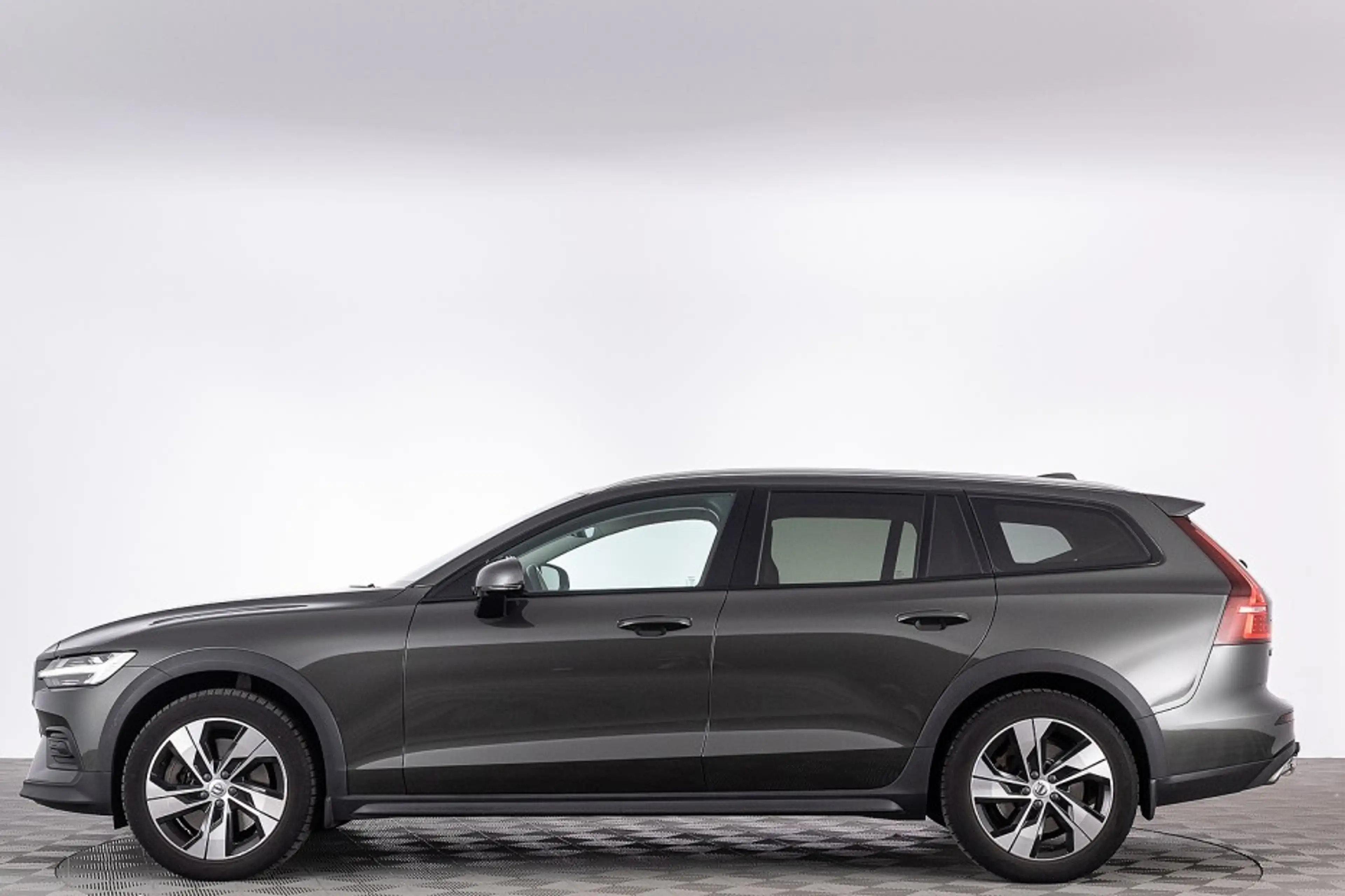 Volvo V60 Cross Country 2.0 T5 AWD Pro | LEDER | harman/kardon — photo 27