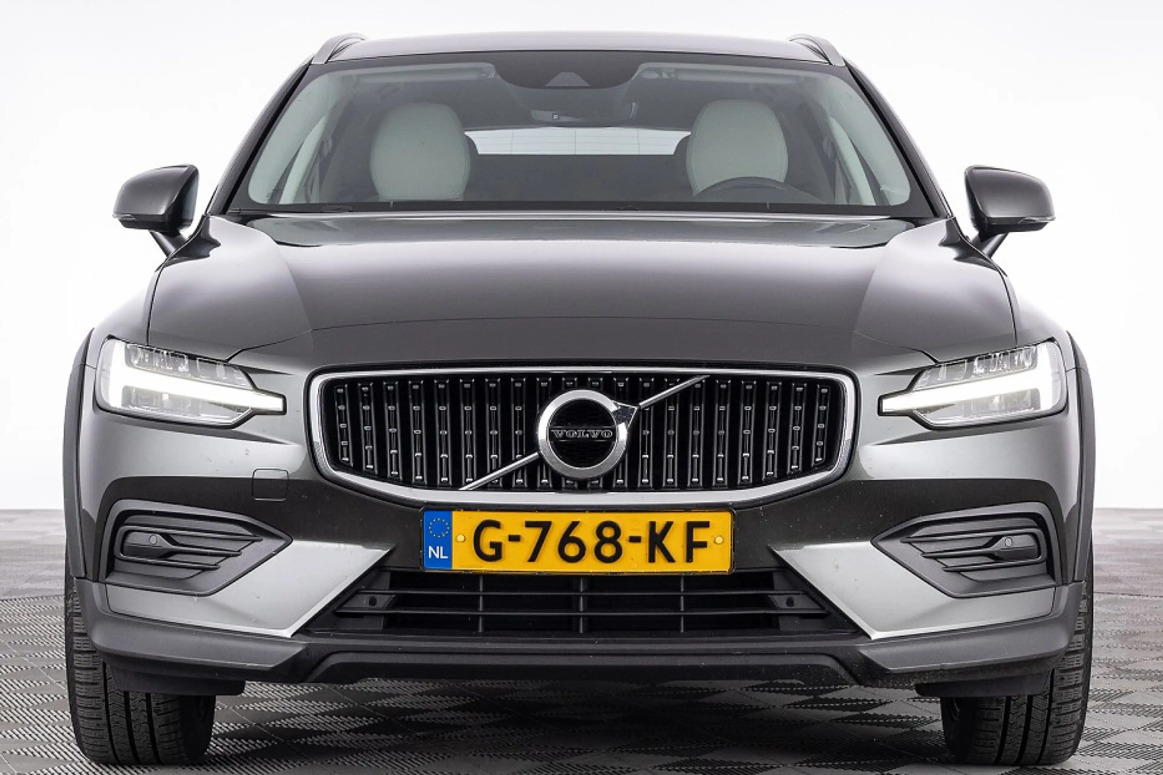 Volvo V60 Cross Country 2.0 T5 AWD Pro | LEDER | harman/kardon — photo 28