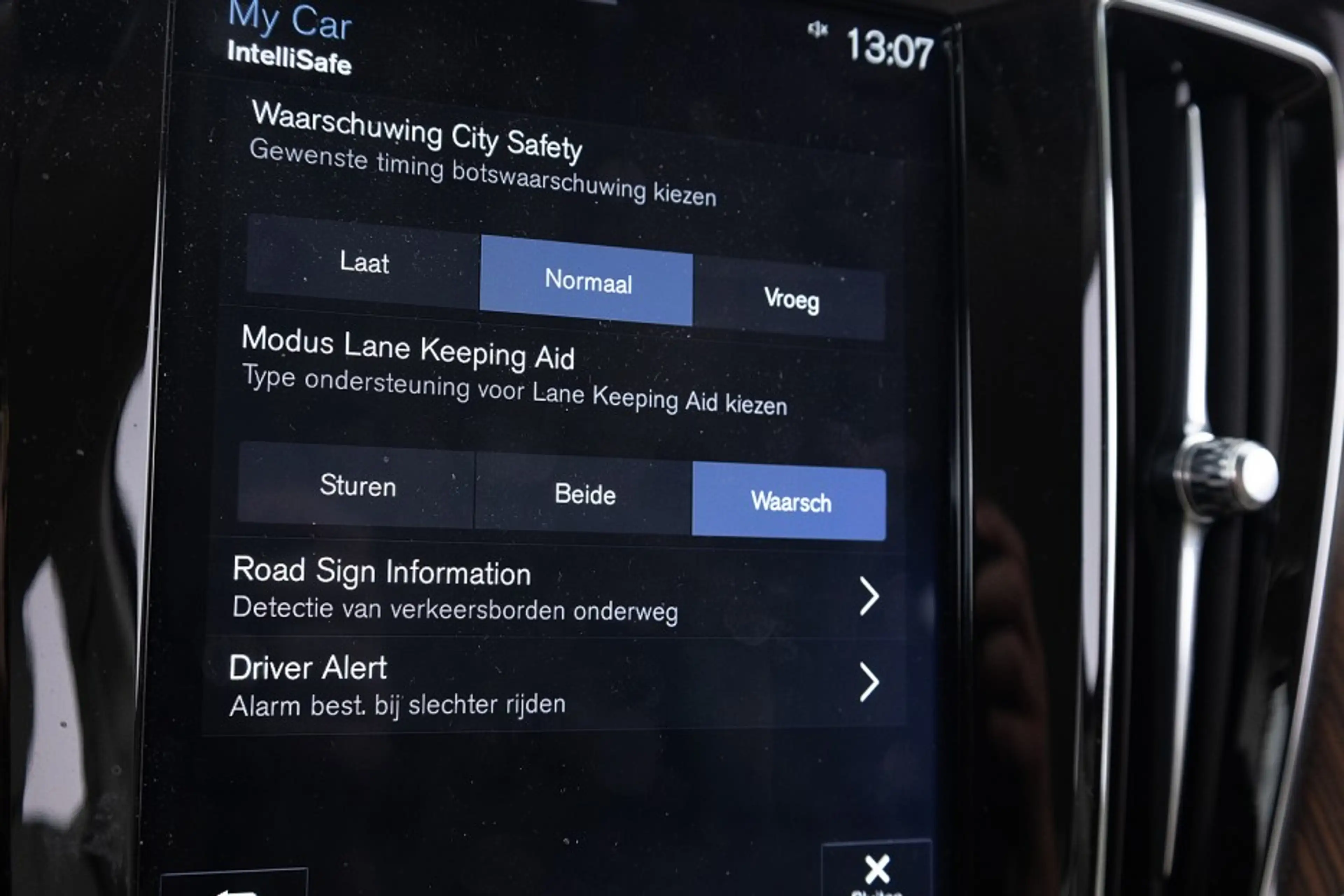 Volvo V60 Cross Country 2.0 T5 AWD Pro | LEDER | harman/kardon — photo 22