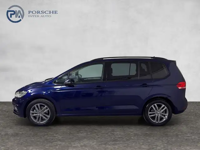 Volkswagen Touran view 3