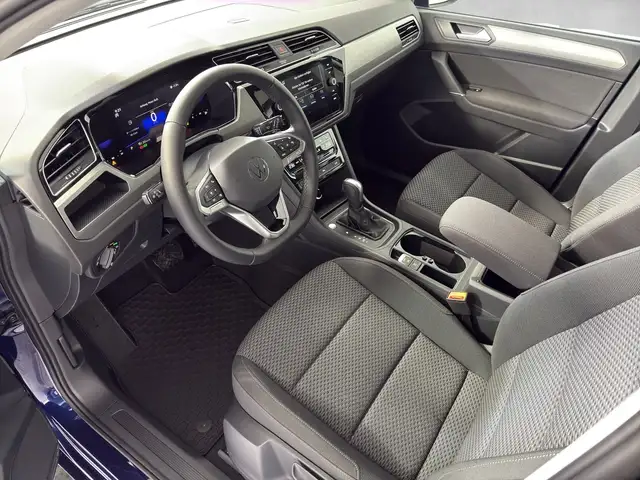 Volkswagen Touran view 6