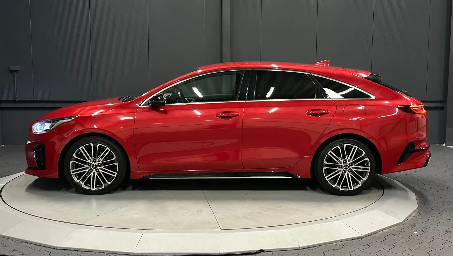 Kia ProCeed / pro_cee'd GT-Line *Technologie-Paket*NAVI*CarPlay*1.HAND* Rot - 2
