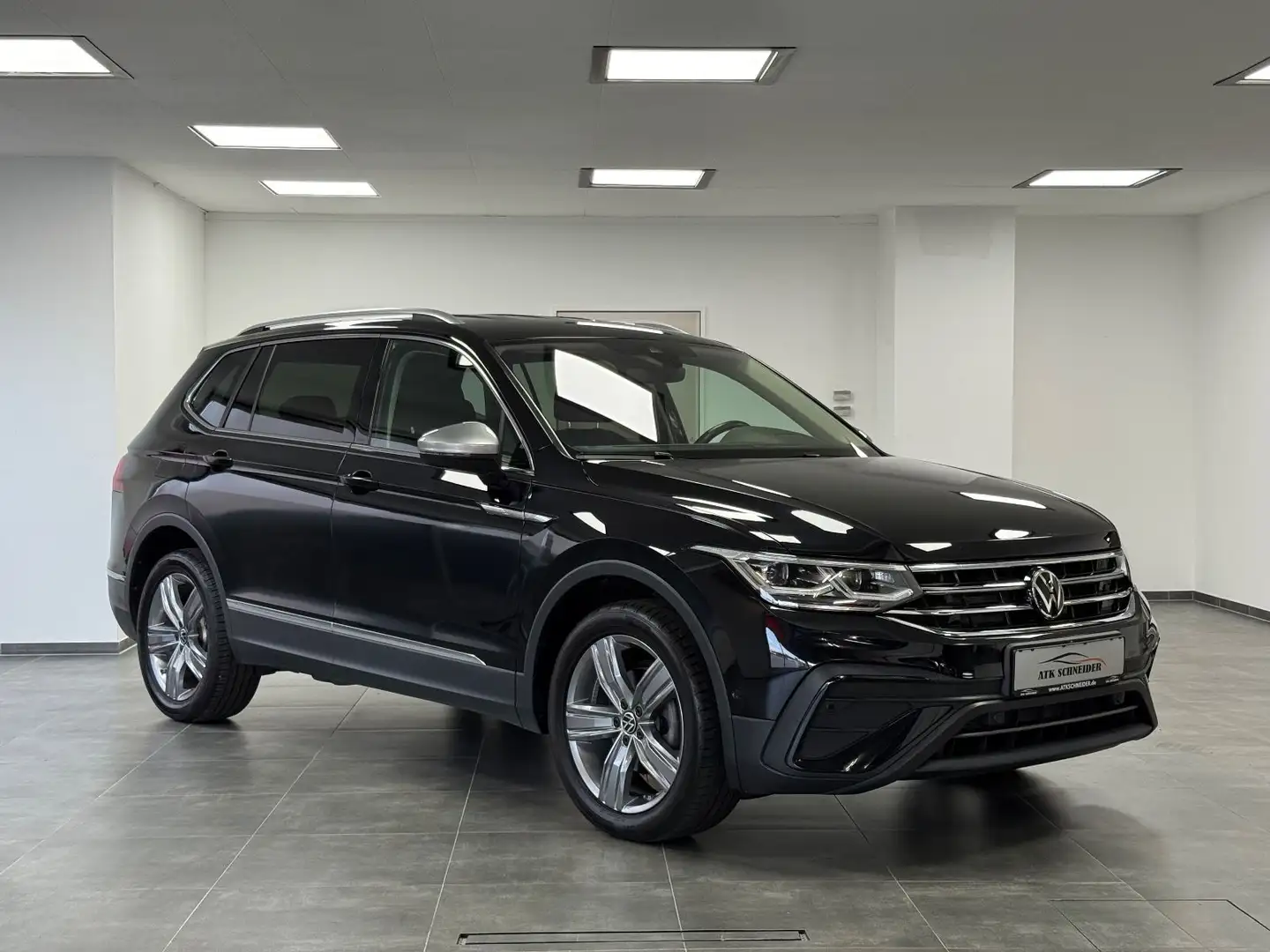 Volkswagen Tiguan Allspace Life/NAVI/360°/ACC/MATRIX/AHK Noir - 1