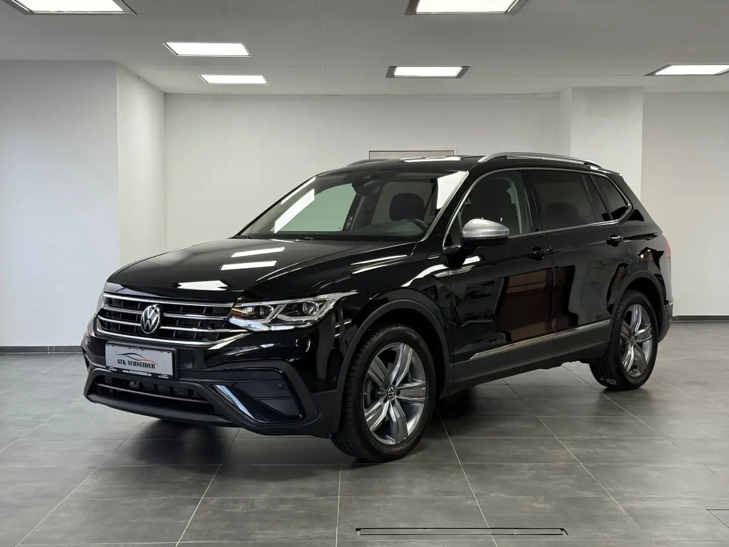 Volkswagen Tiguan Allspace Life/NAVI/360°/ACC/MATRIX/AHK Noir - 2