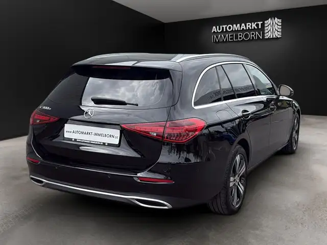 Mercedes-Benz C-Class view 11