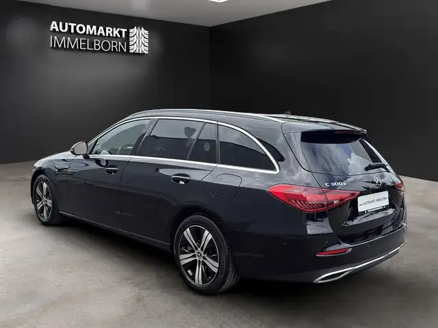 Mercedes-Benz C-Class view 5