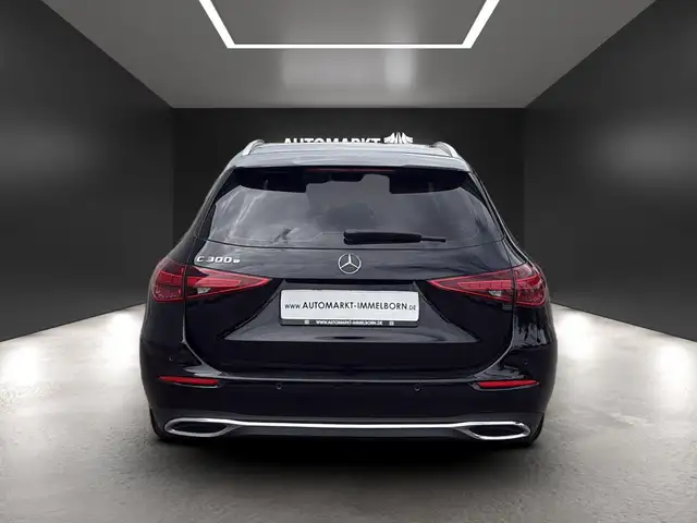 Mercedes-Benz C-Class view 9