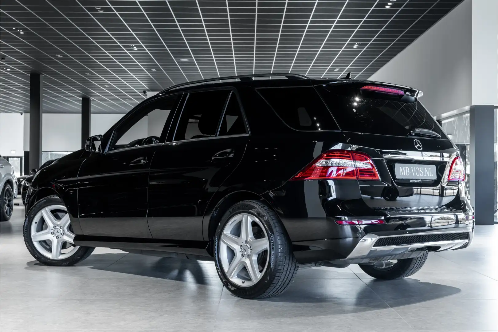 Mercedes-Benz ML 350 M-klasse 4-M AMG Luchtvering|ACC|Harman-Kardon|Tre Zwart - 2