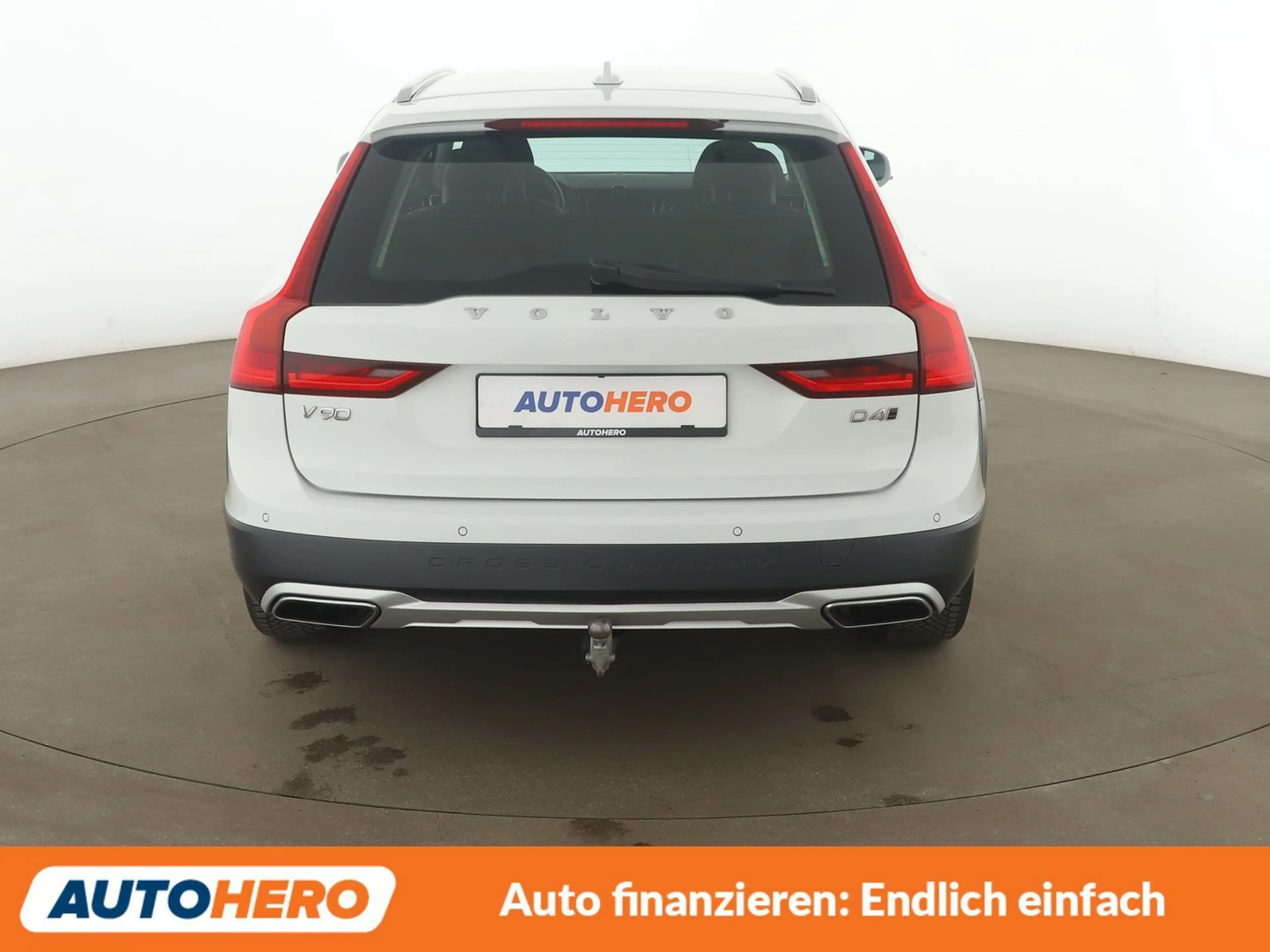 Volvo V90 Cross Country 2.0 D4 AWD Aut.*NAV*LED*ACC*PDC*SHZ*AHK*BT* — photo 5