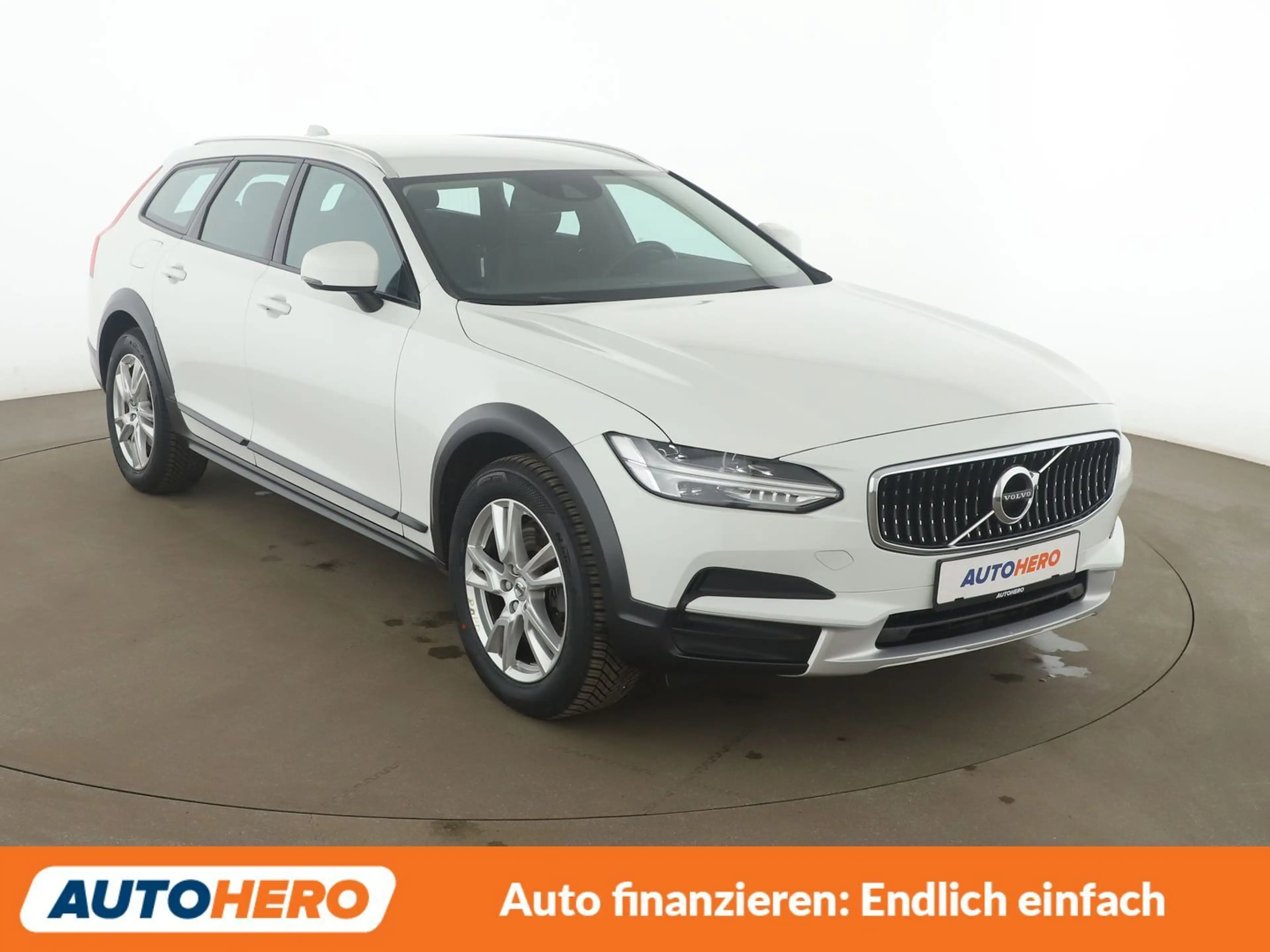 Volvo V90 Cross Country 2.0 D4 AWD Aut.*NAV*LED*ACC*PDC*SHZ*AHK*BT* — photo 8