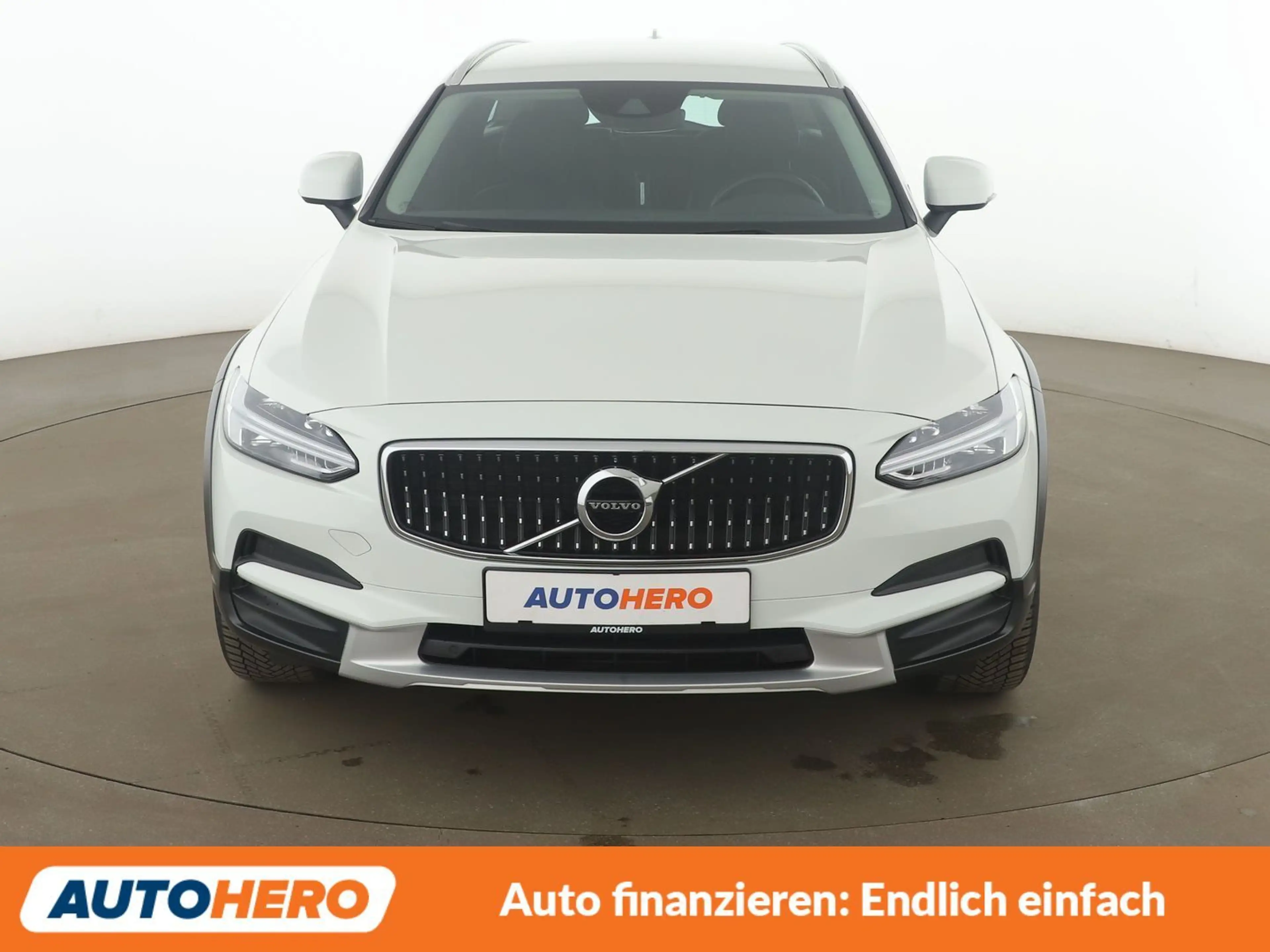 Volvo V90 Cross Country 2.0 D4 AWD Aut.*NAV*LED*ACC*PDC*SHZ*AHK*BT* — photo 9