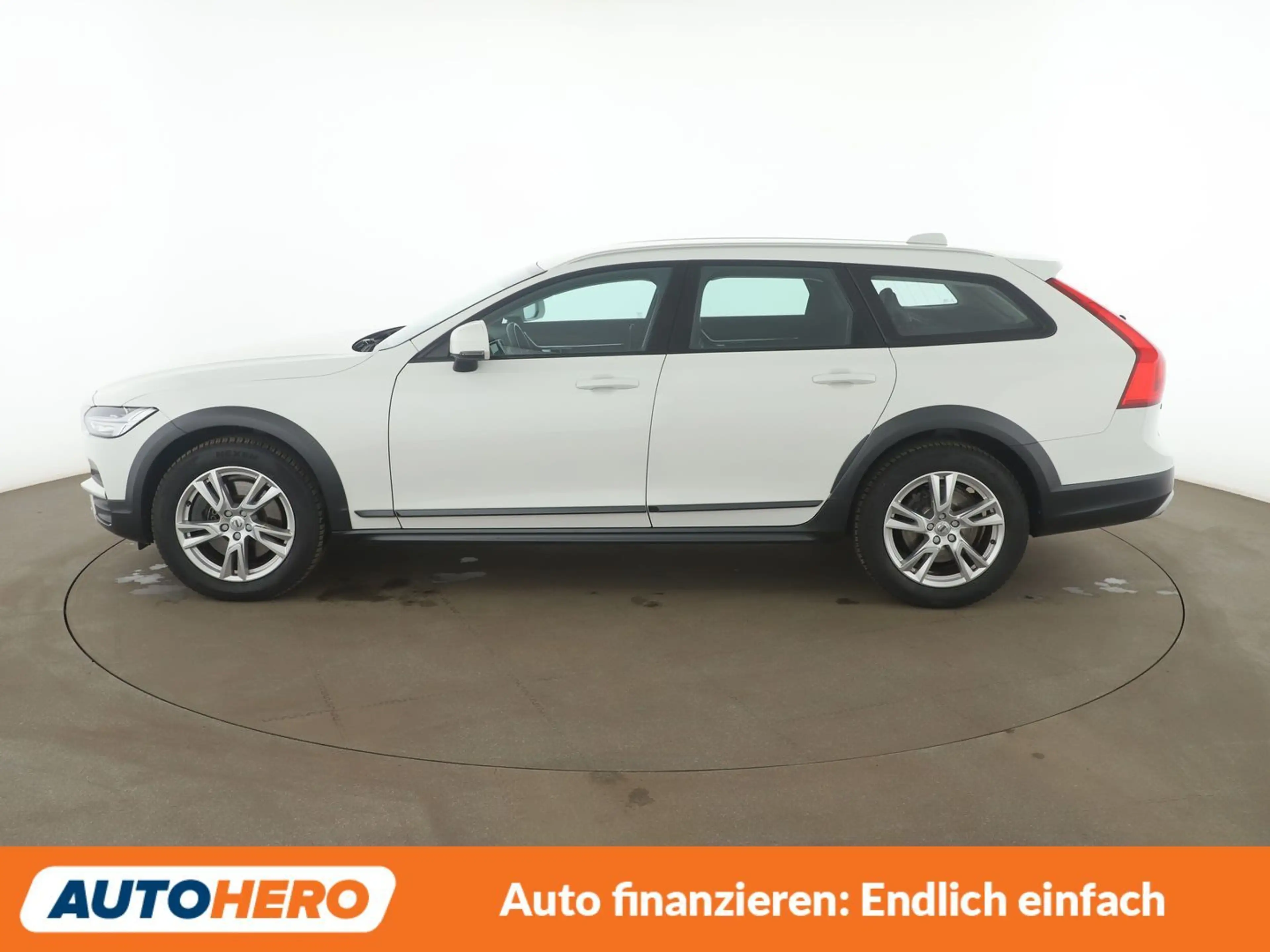 Volvo V90 Cross Country 2.0 D4 AWD Aut.*NAV*LED*ACC*PDC*SHZ*AHK*BT* — photo 3