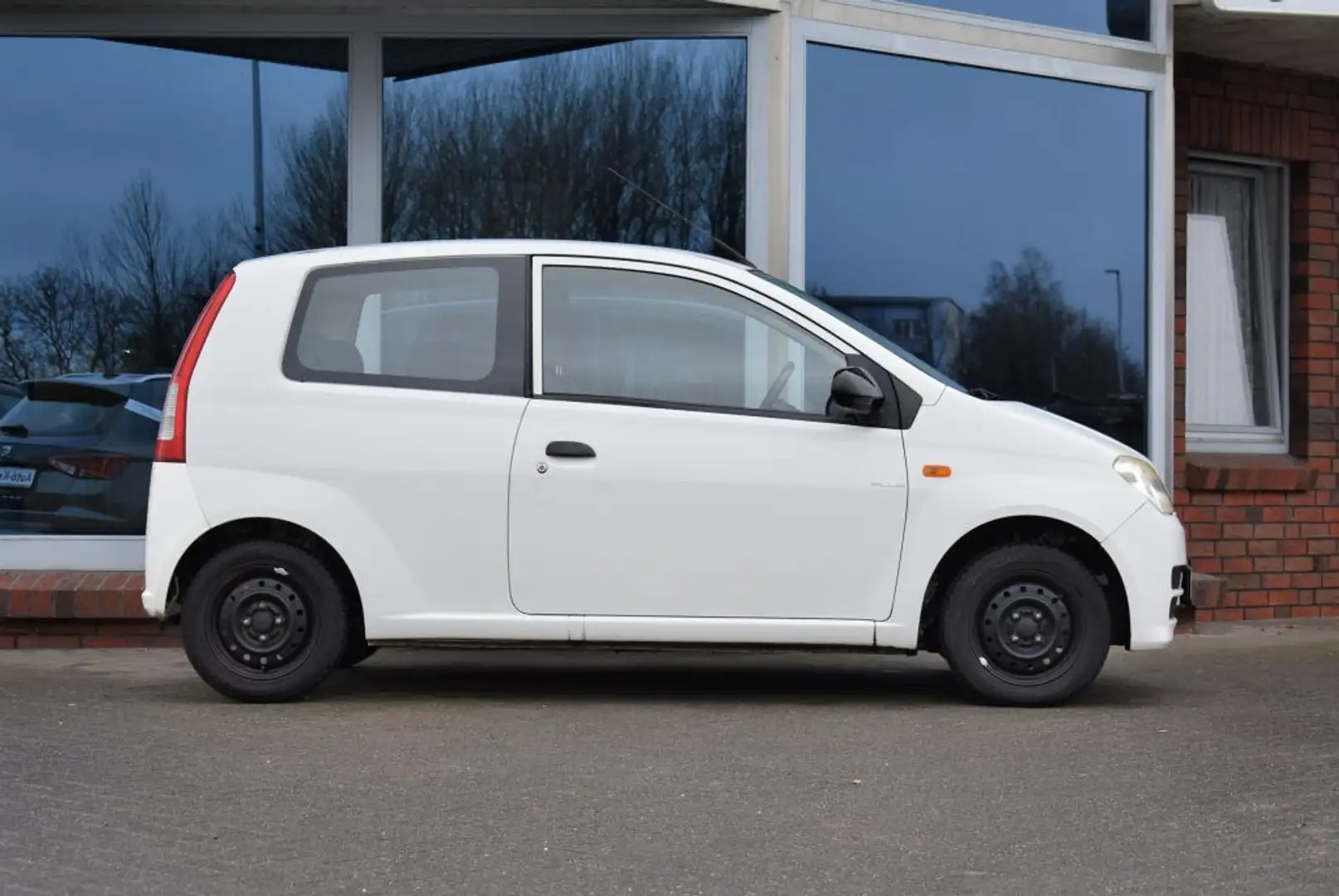 Daihatsu Cuore 1.0 Plus TÜV neu zzgl. 251.-Euro Servolenkung Weiß - 2