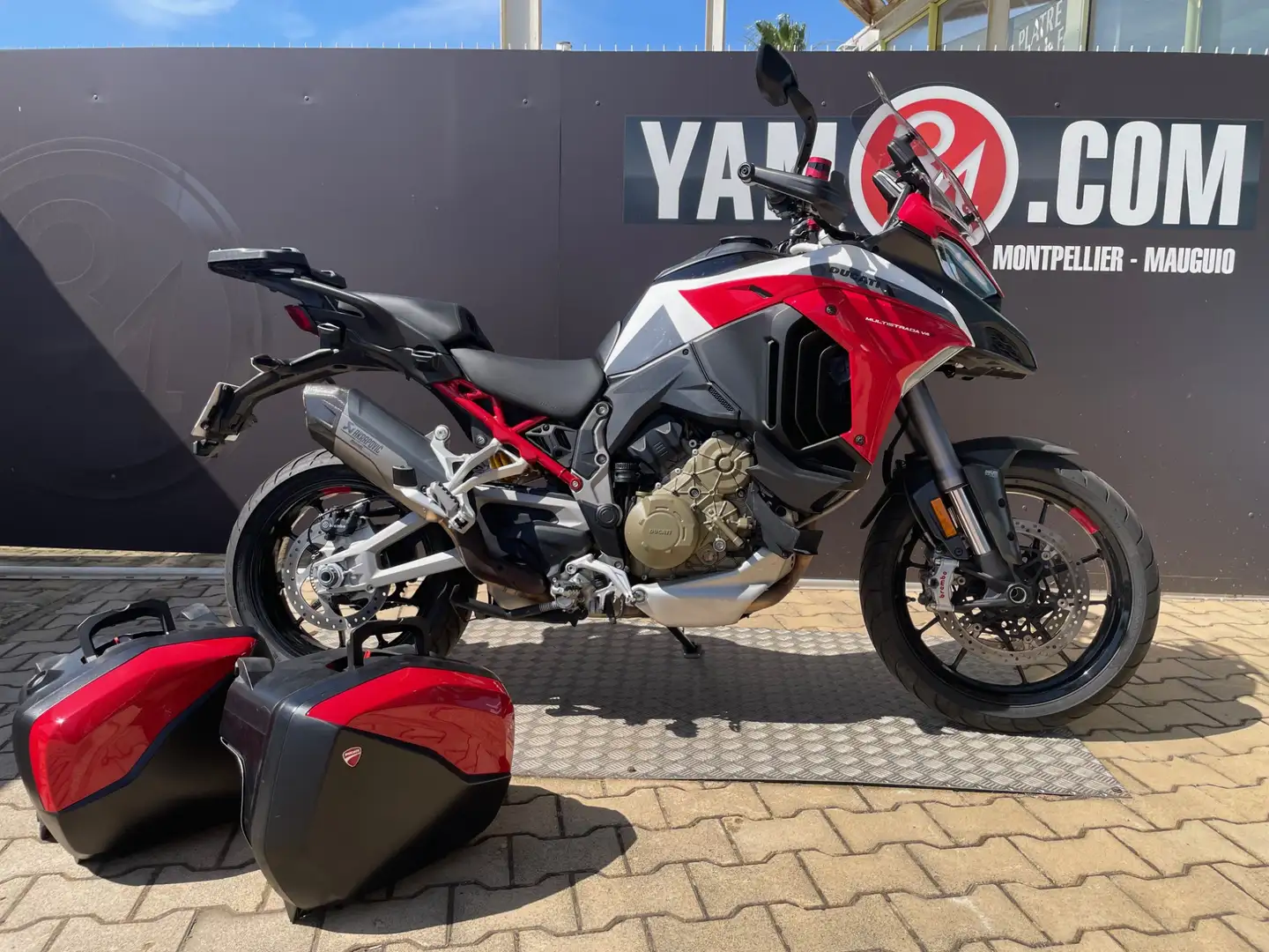 Ducati Multistrada V4 S Red - 1