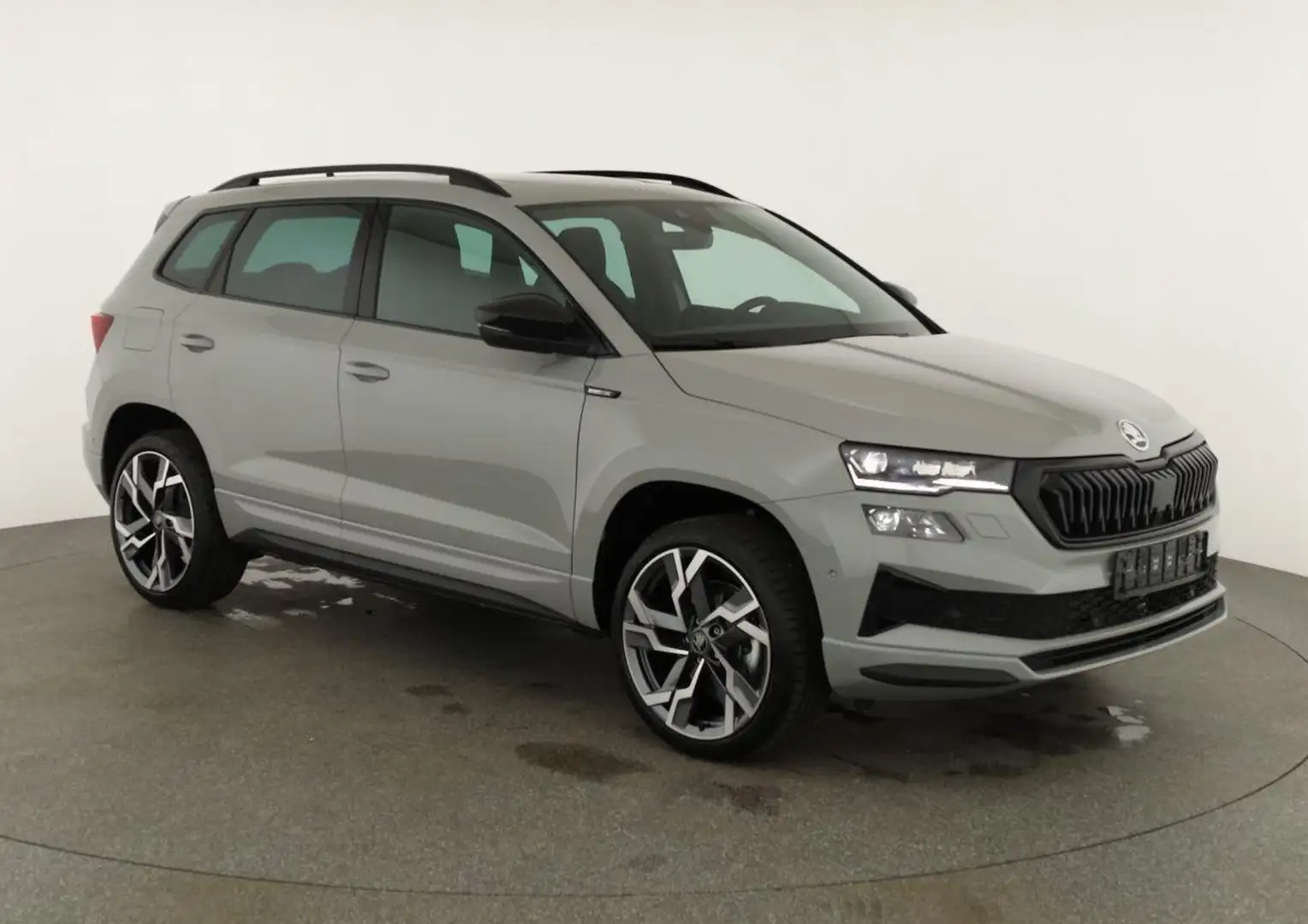Skoda Karoq Sportline 1.5 TSI DSG Sportline, Pano, AHK, Nav... Grau - 1
