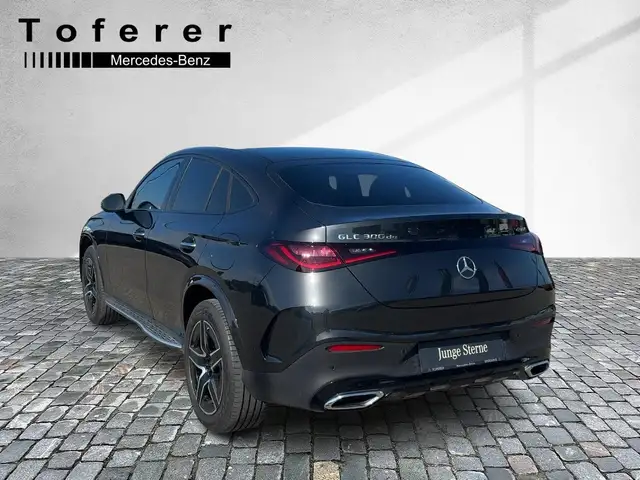 Mercedes-Benz GLC 300 de 4MATIC Coupé Hybrid Pano, AHK, Dis,HUD Ansicht 4