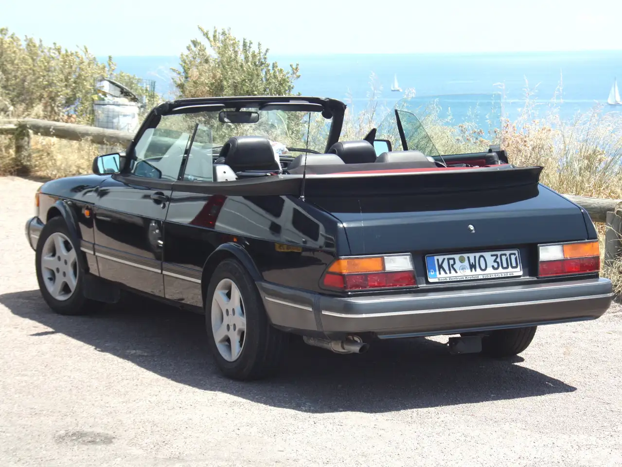 Saab 900