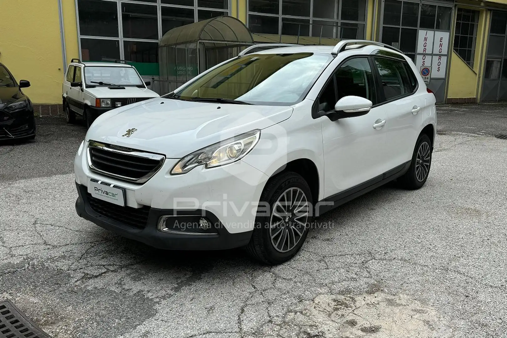 Peugeot 2008 1.6 e-HDi 92 CV Stop&Start Urban Cross Blanc - 1