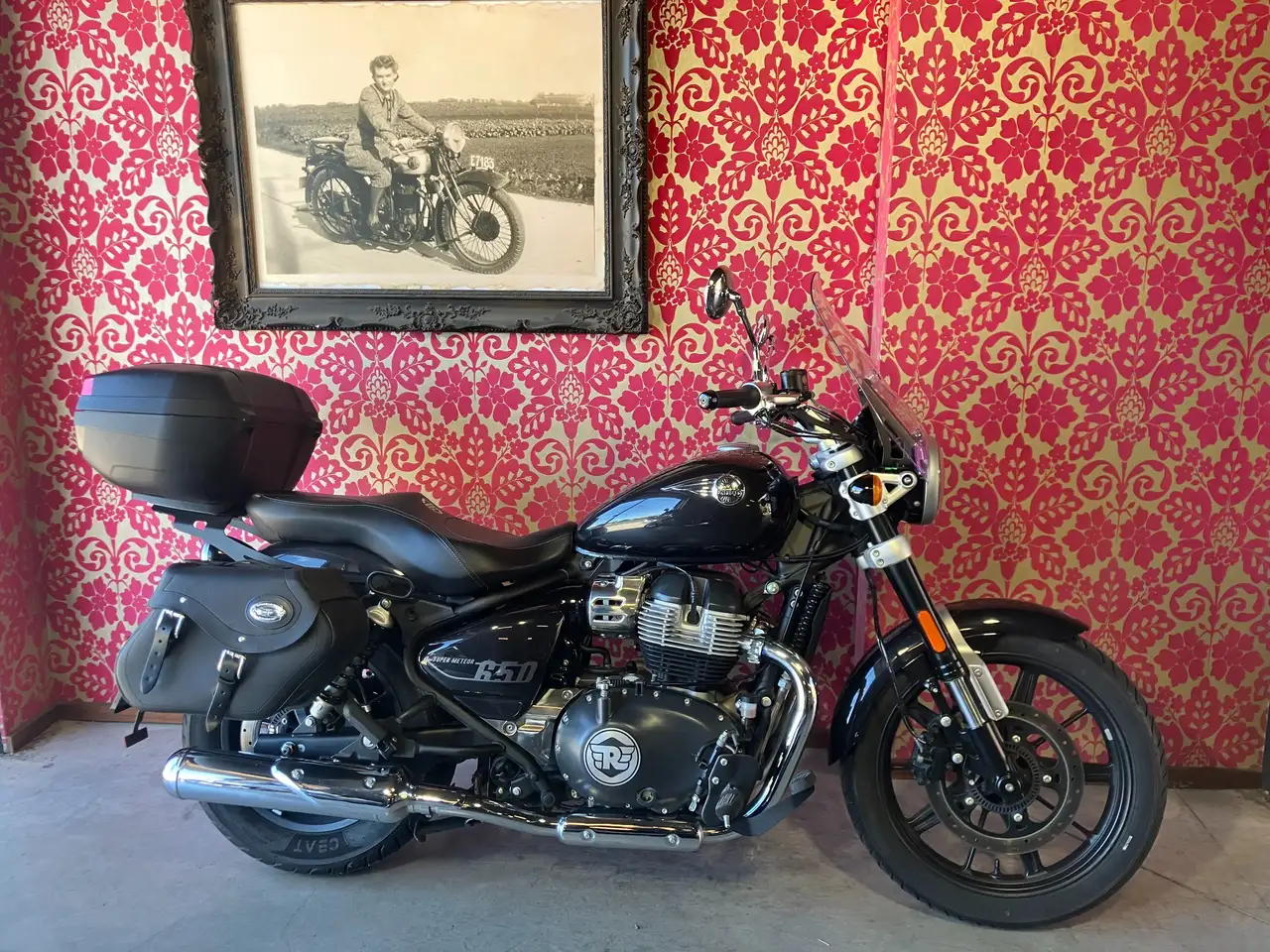 Royal Enfield Super Meteor 650