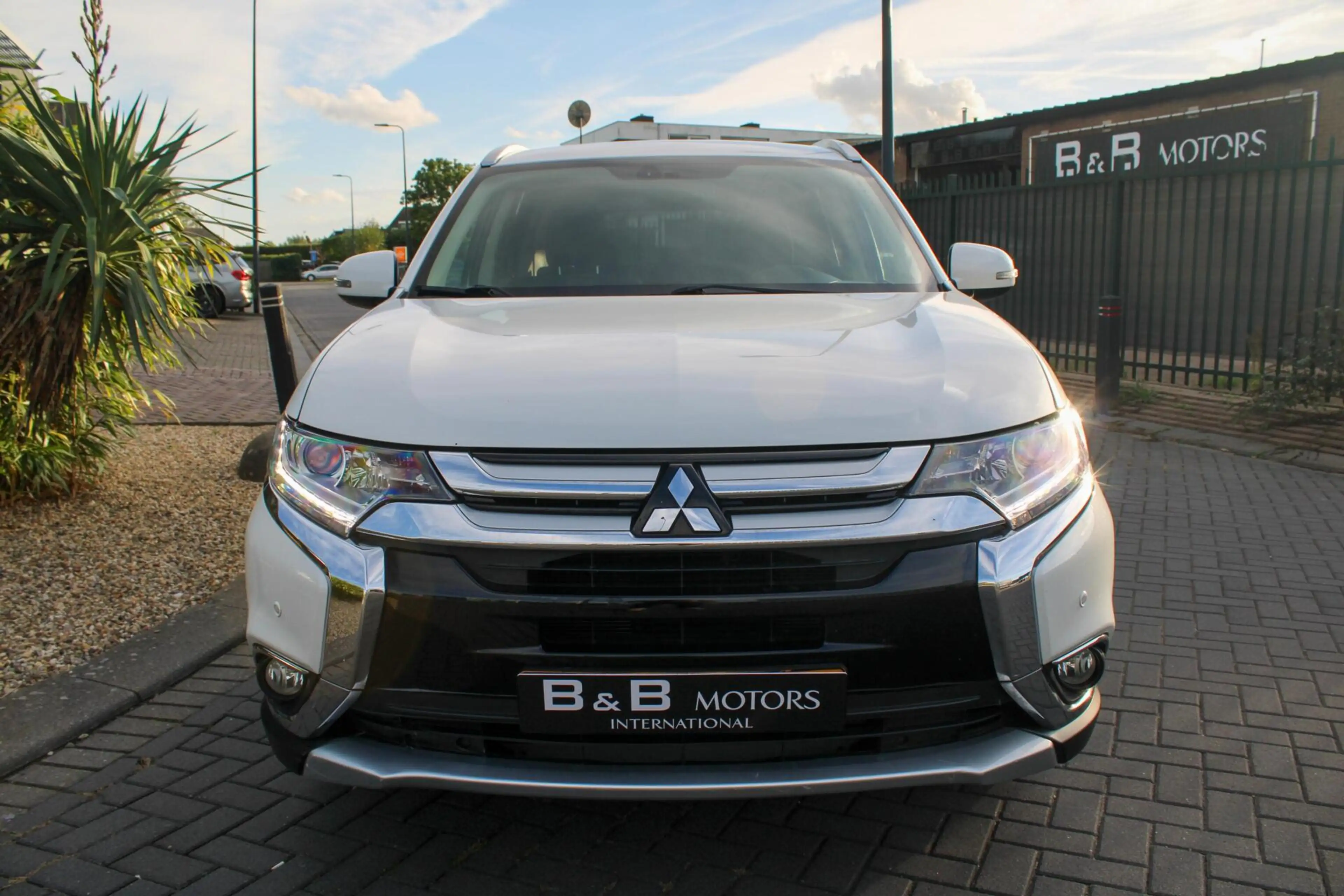 Mitsubishi Outlander 2.0 Business Edition|GARANTIE|DEALER OH — photo 2