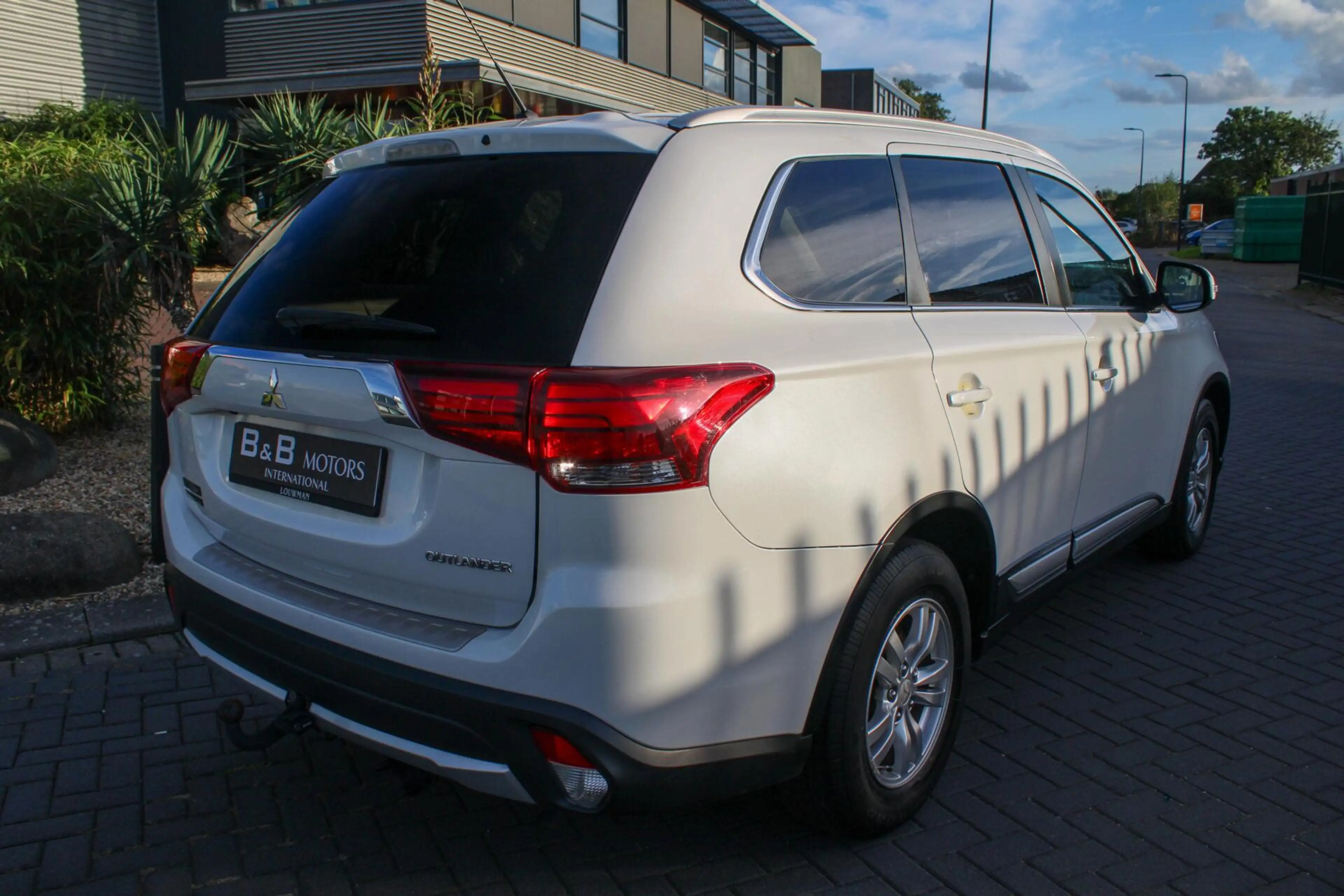 Mitsubishi Outlander 2.0 Business Edition|GARANTIE|DEALER OH — photo 3