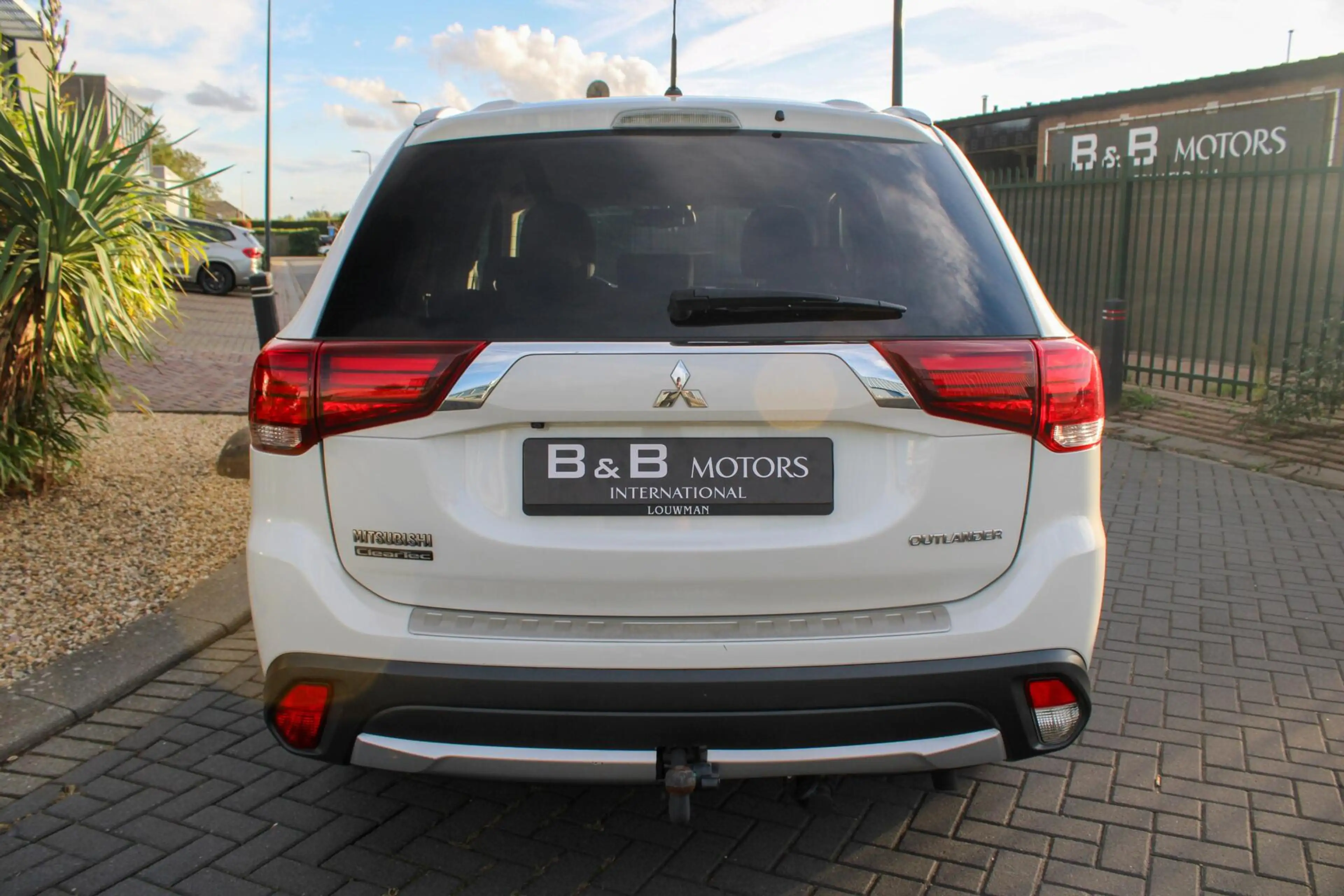 Mitsubishi Outlander 2.0 Business Edition|GARANTIE|DEALER OH — photo 4