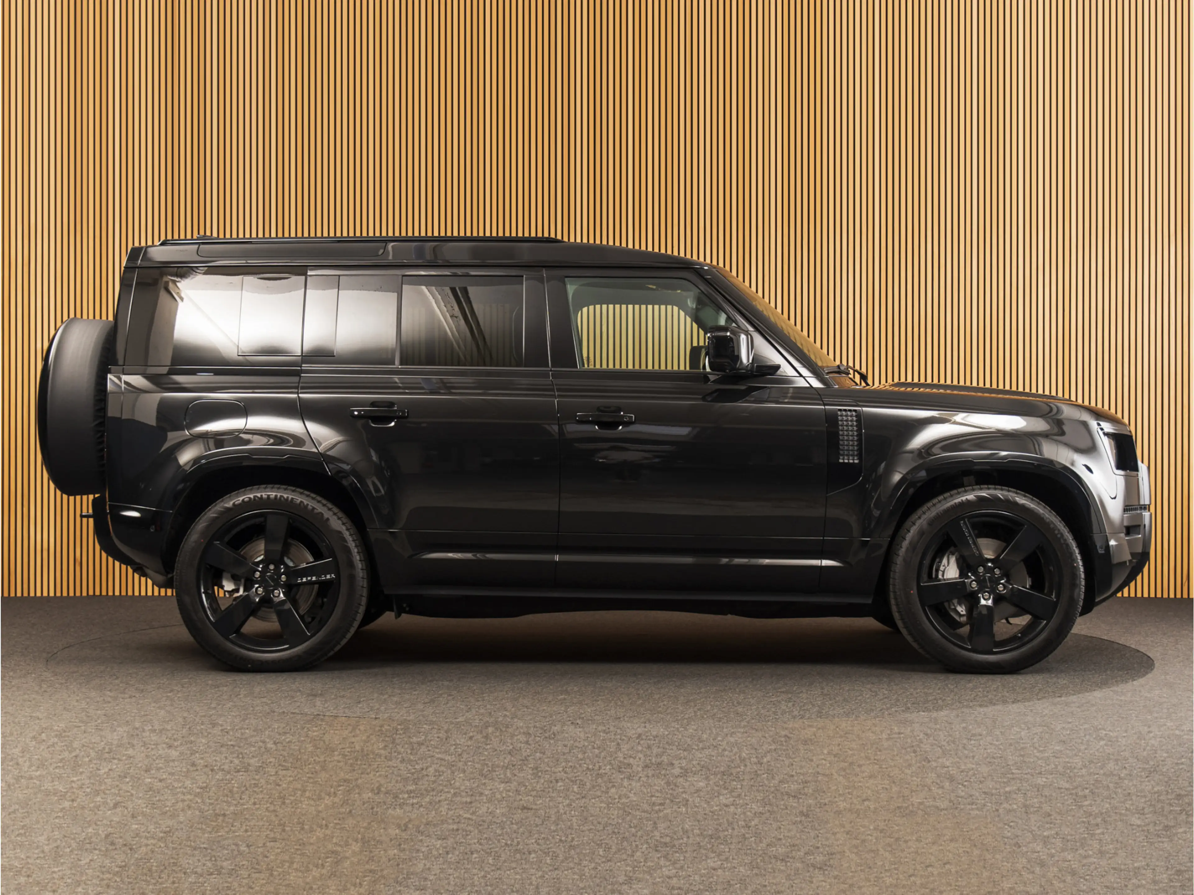 Land Rover Defender 110 2.0 P300e 110 X-Dynamic HSE MY26 | PANO | HUD — photo 6