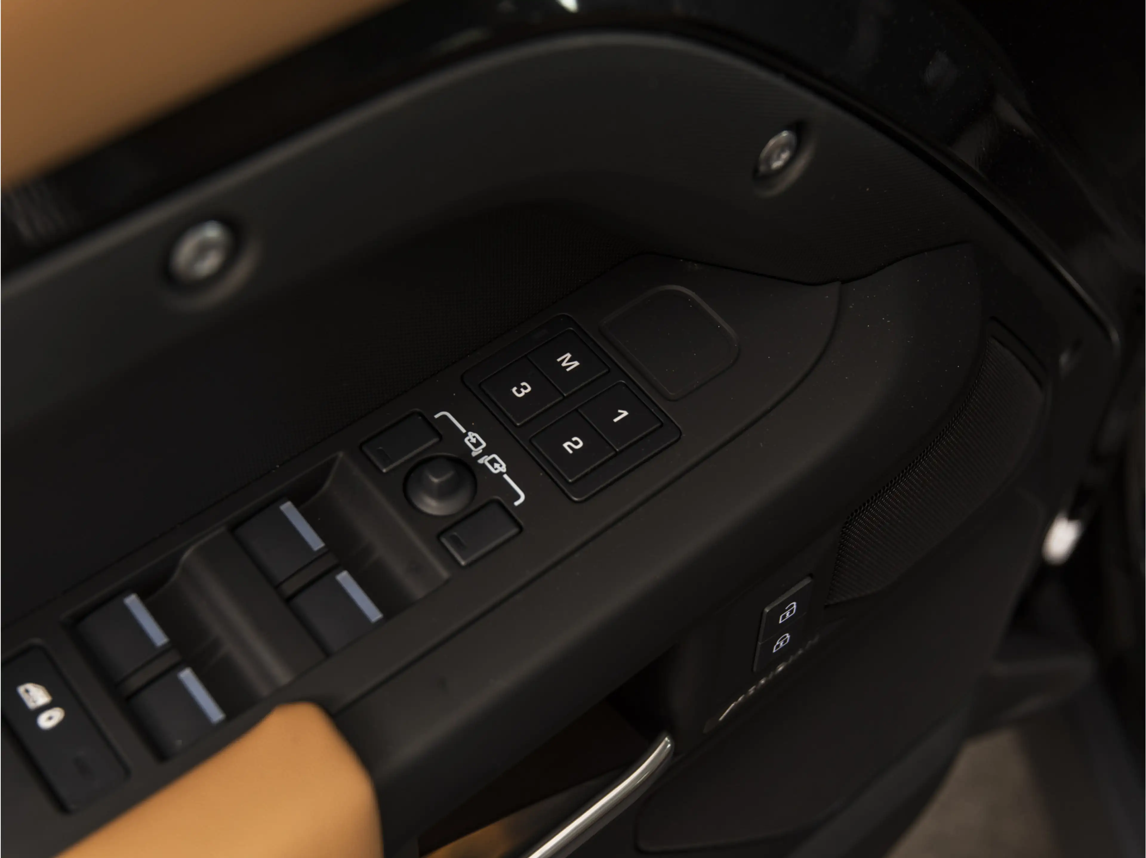 Land Rover Defender 110 2.0 P300e 110 X-Dynamic HSE MY26 | PANO | HUD — photo 16