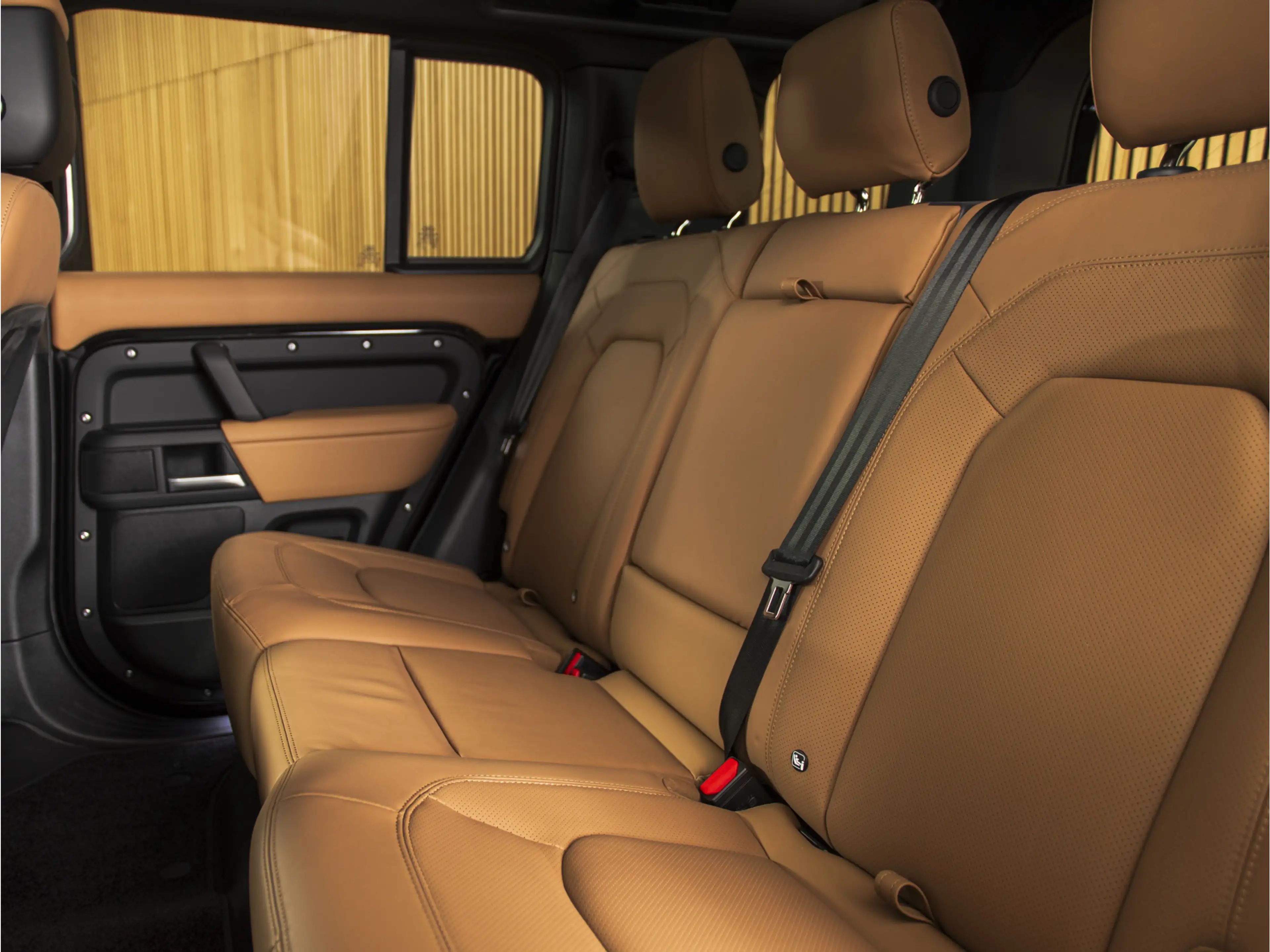 Land Rover Defender 110 2.0 P300e 110 X-Dynamic HSE MY26 | PANO | HUD — photo 15