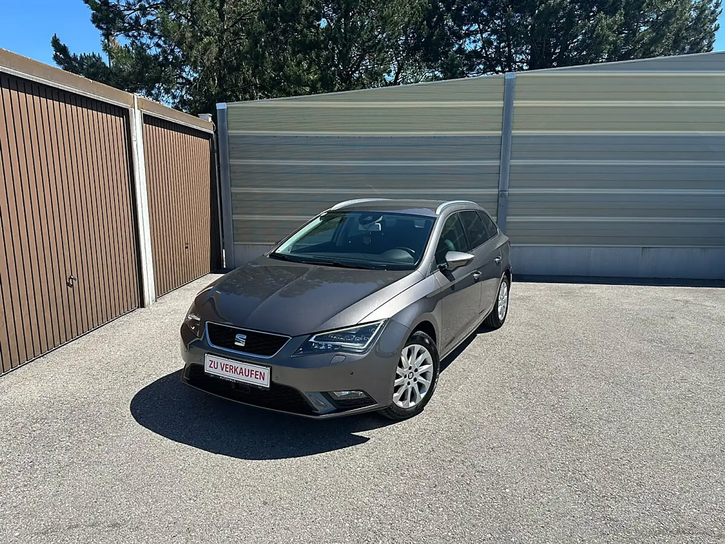 SEAT Leon ST Executive 1,6 TDI CR Start-Stopp DSG Grau - 2