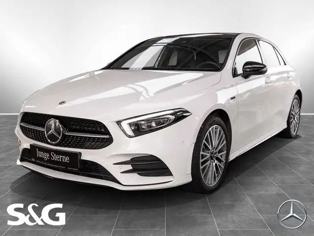 Mercedes-Benz A 250 e Kompaktlimousine Edition 2020 AMG AHK
