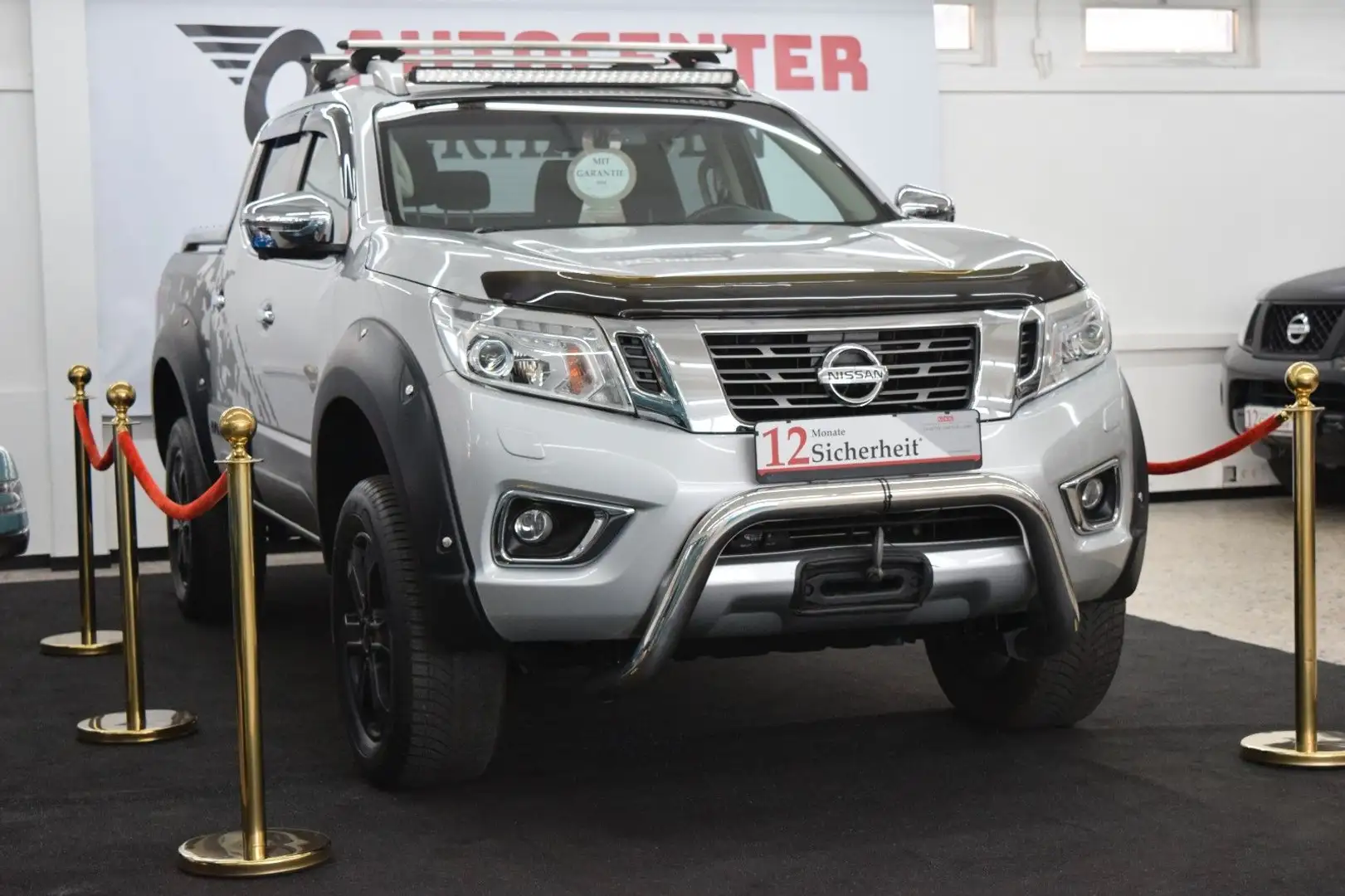 Nissan Navara NAVARA HUMMER OPTIK*4x4*AUTOM*NAVI+360 KAMERA Silber - 2