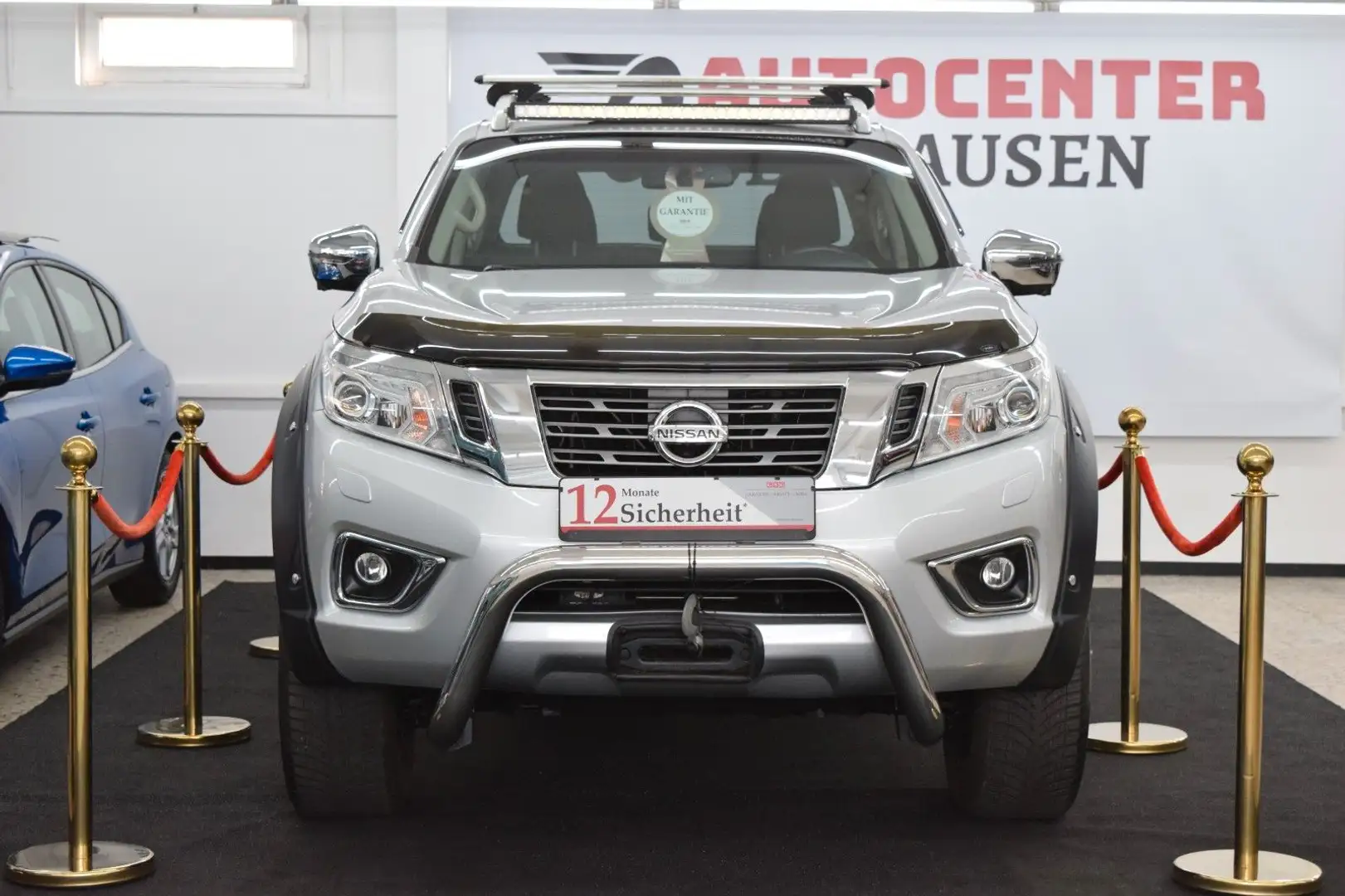 Nissan Navara NAVARA HUMMER OPTIK*4x4*AUTOM*NAVI+360 KAMERA Silber - 1