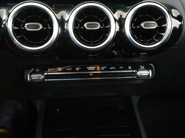 Mercedes-Benz B-Class view 14
