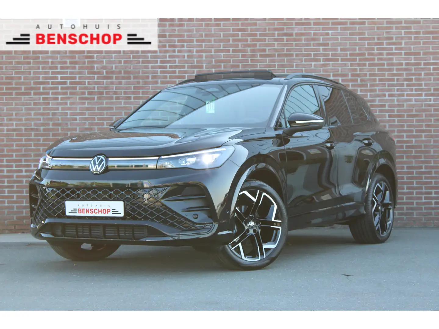 Volkswagen Tiguan 1.5 eTSI 150PK DSG R-Line |PANO|BLACK-STYLE|IQ-LIG Nero - 1