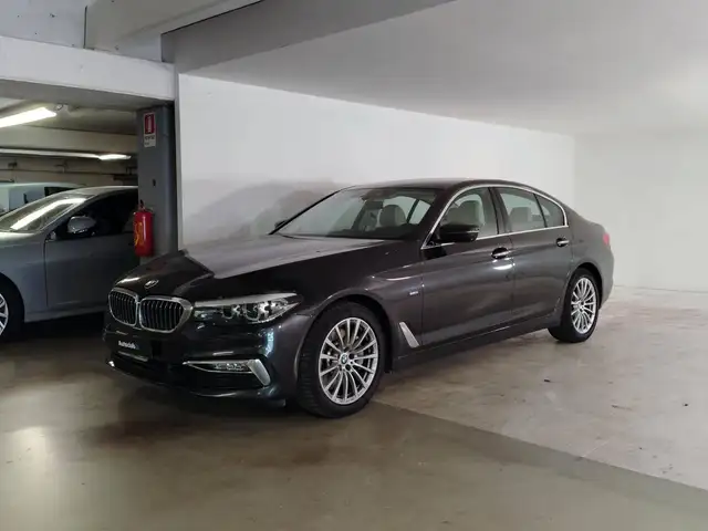 BMW 530 530i xDrive Berlina Luxury - PER OPERATORI DEL SETTORE