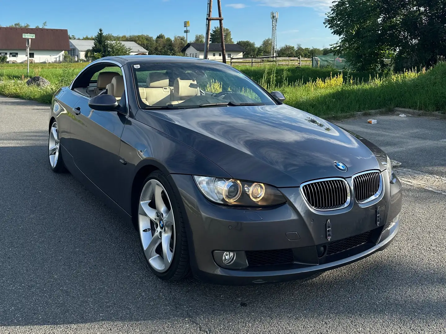BMW 335 335i Cabrio Aut. Grau - 1
