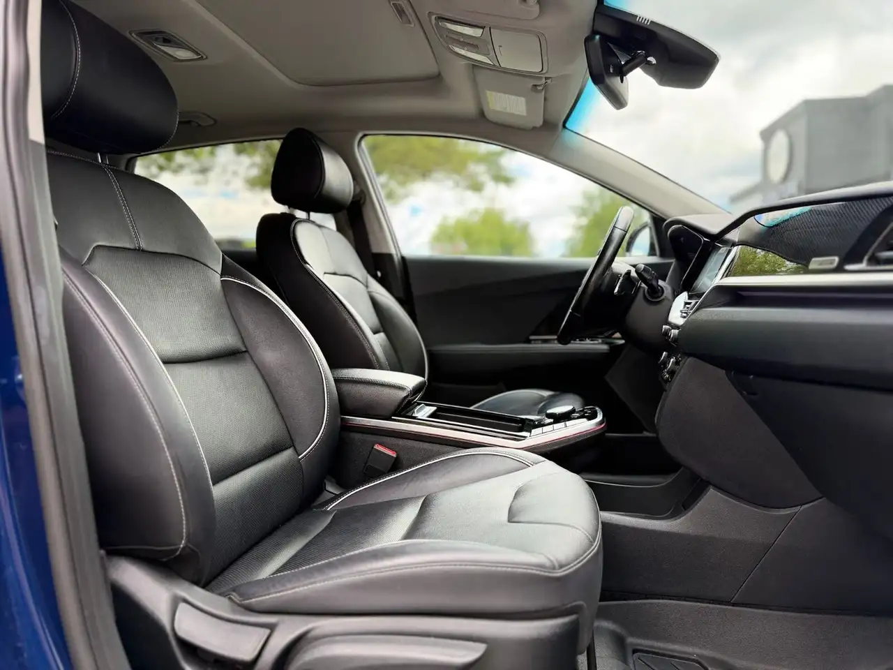 Kia Niro снимка Kia Niro