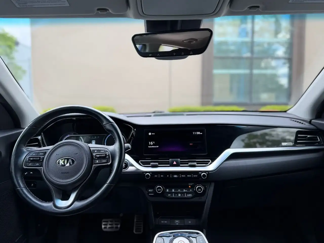 Kia Niro снимка Kia Niro
