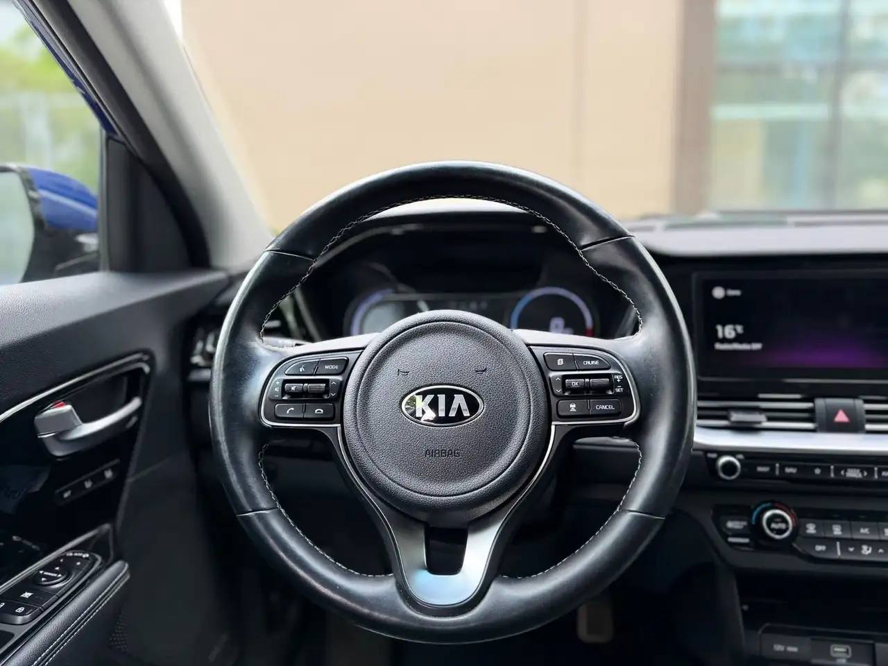 Kia Niro снимка Kia Niro