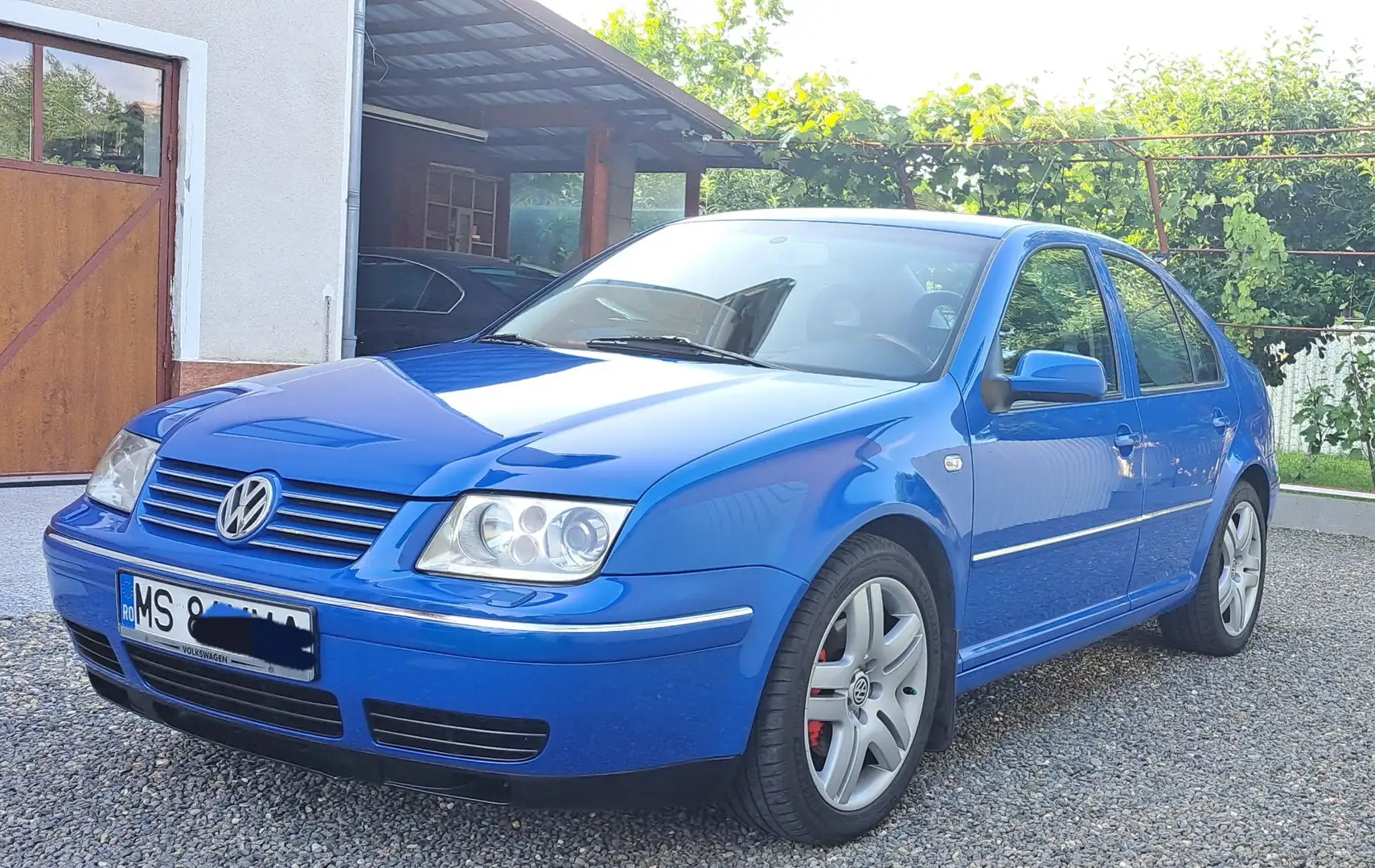 Volkswagen Bora 1.9 TDI 4Motion Highline Bleu - 2