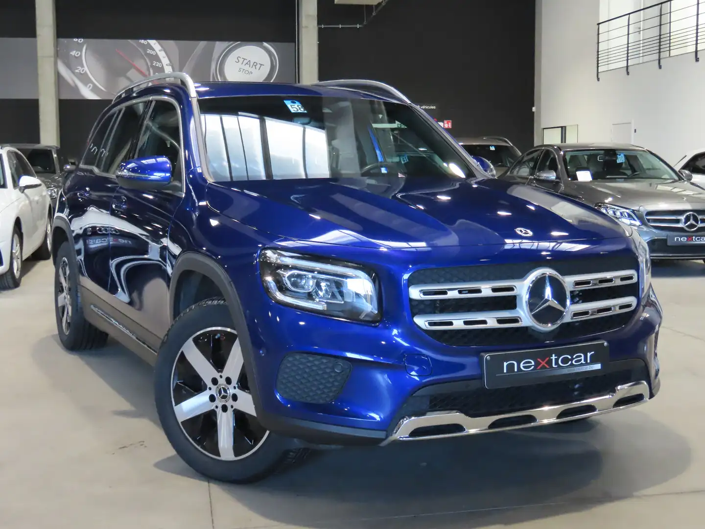 Mercedes-Benz GLB 180 d 8GTRONIC **CUIR-LED-CAMERA-NAVI-PARKING** Bleu - 2