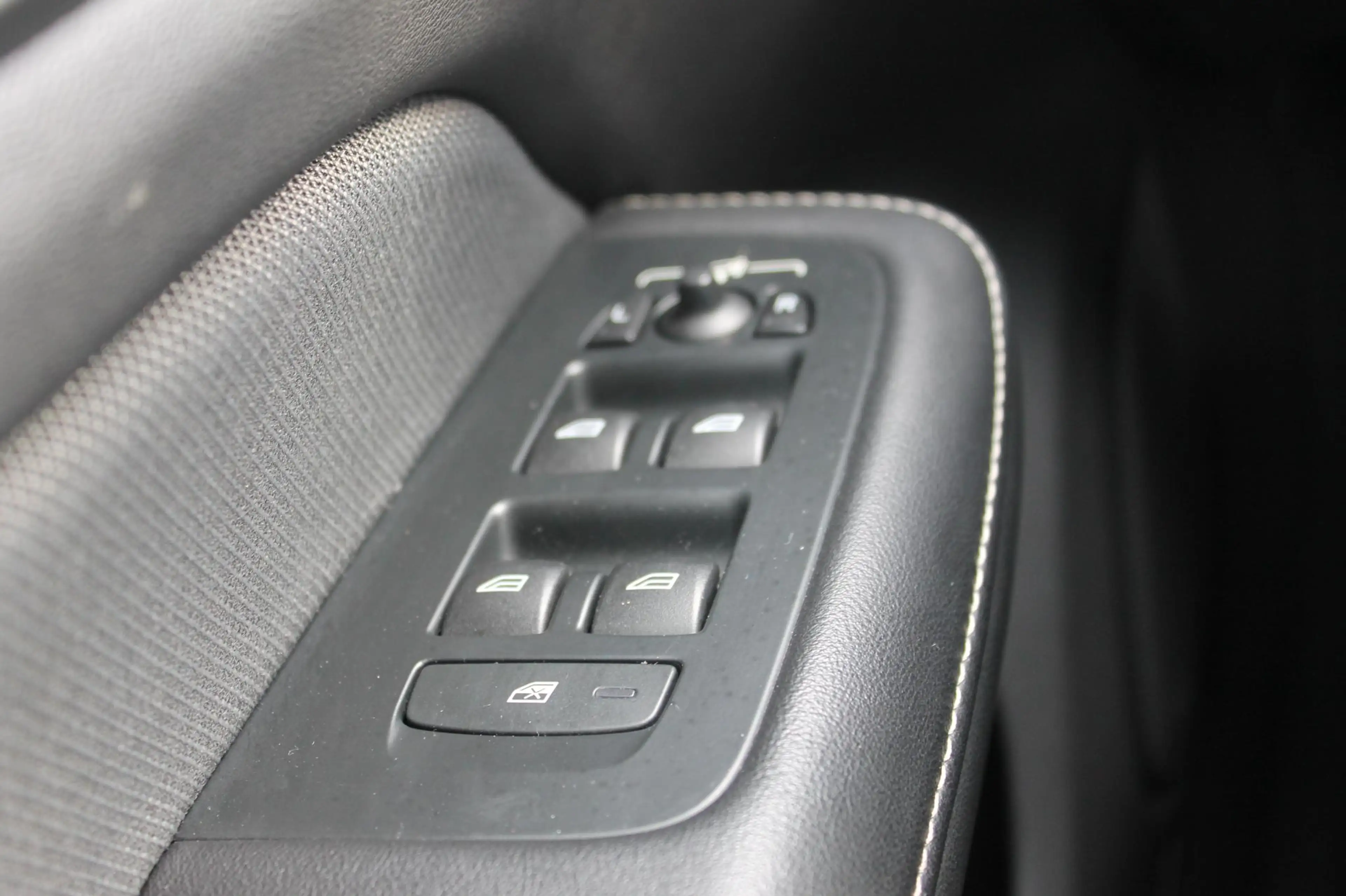 Volvo V60 T6 340pk automaat Recharge AWD R-Design Panoramich — photo 14