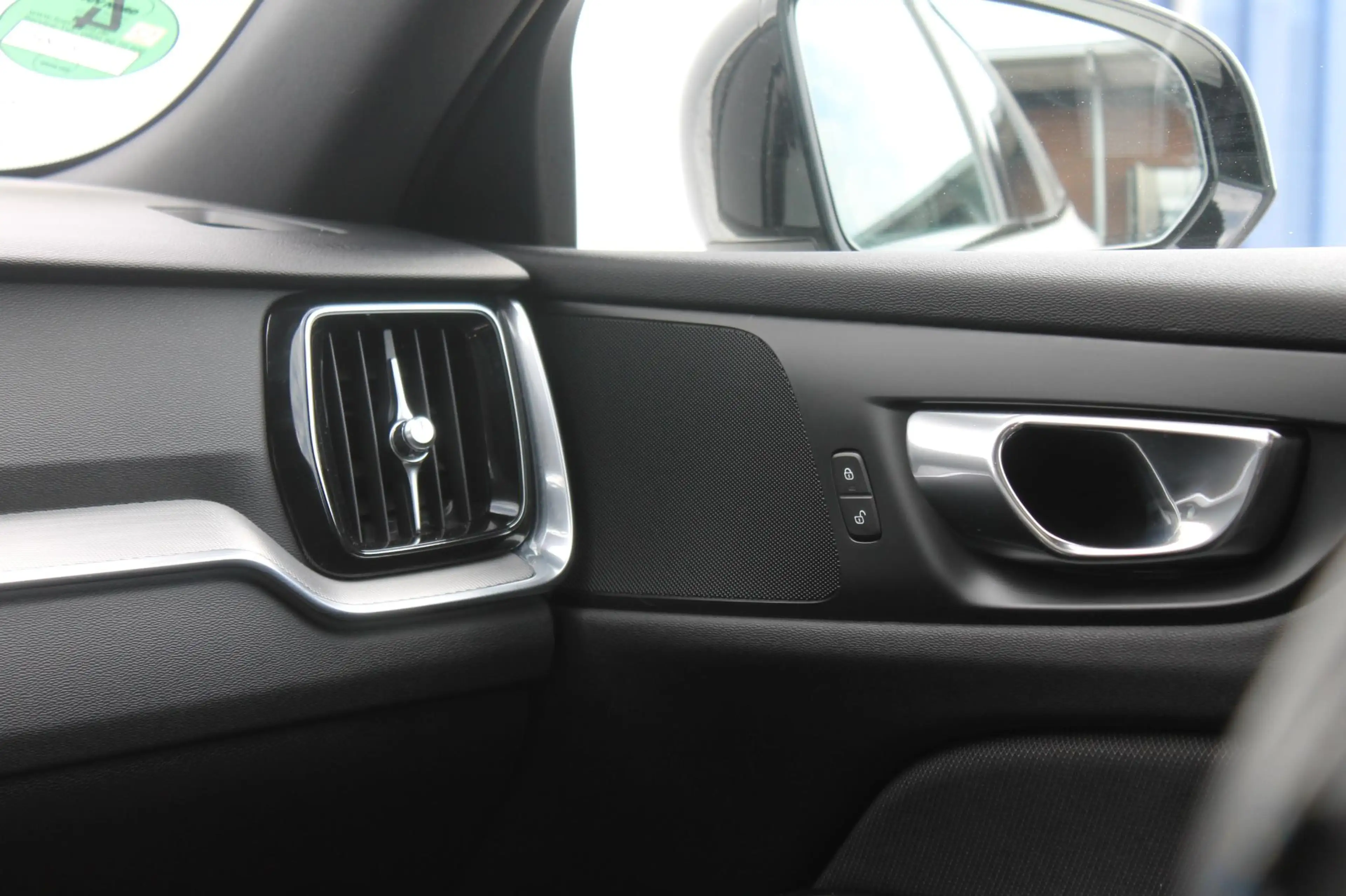 Volvo V60 T6 340pk automaat Recharge AWD R-Design Panoramich — photo 11