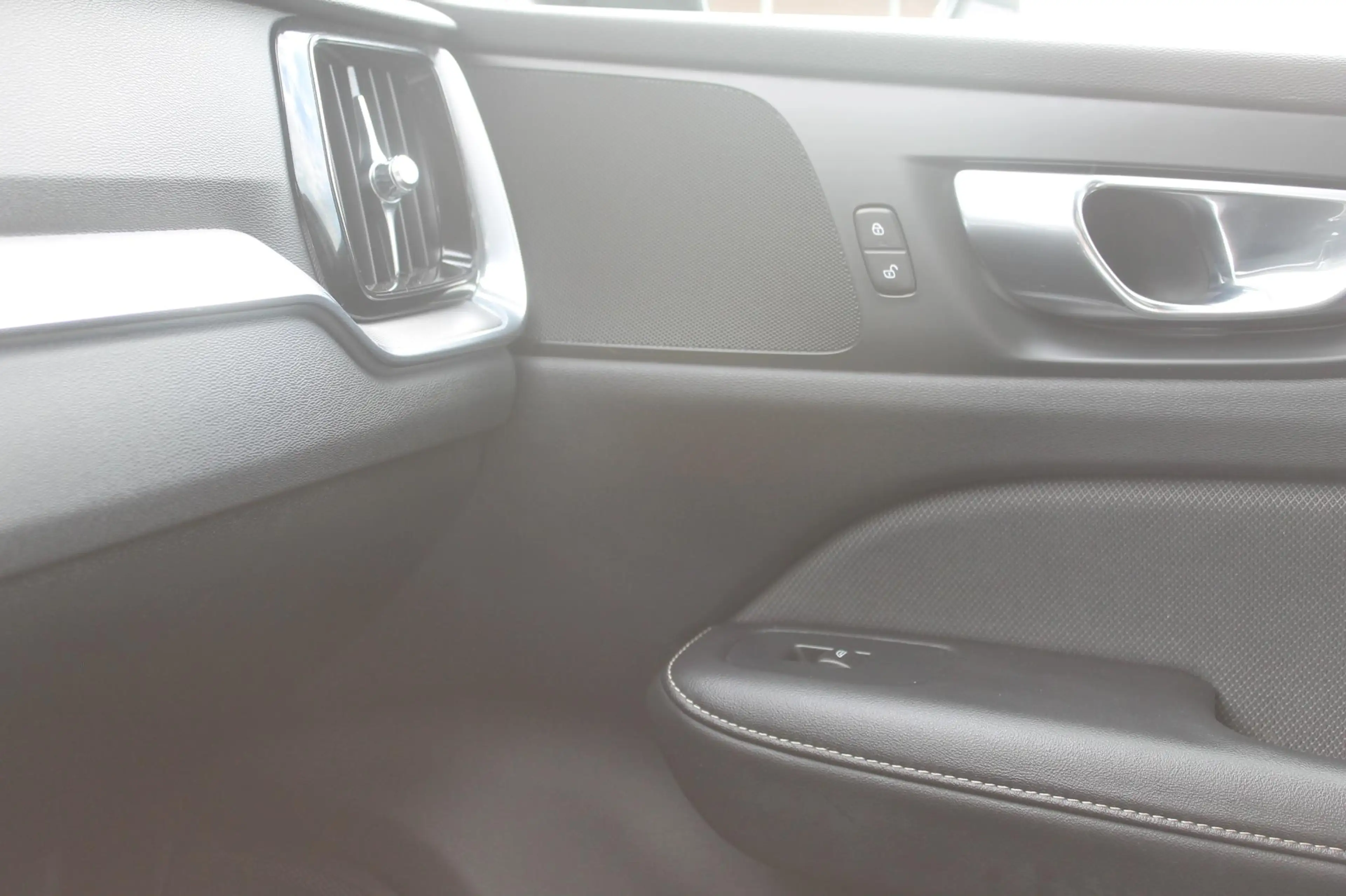 Volvo V60 T6 340pk automaat Recharge AWD R-Design Panoramich — photo 13