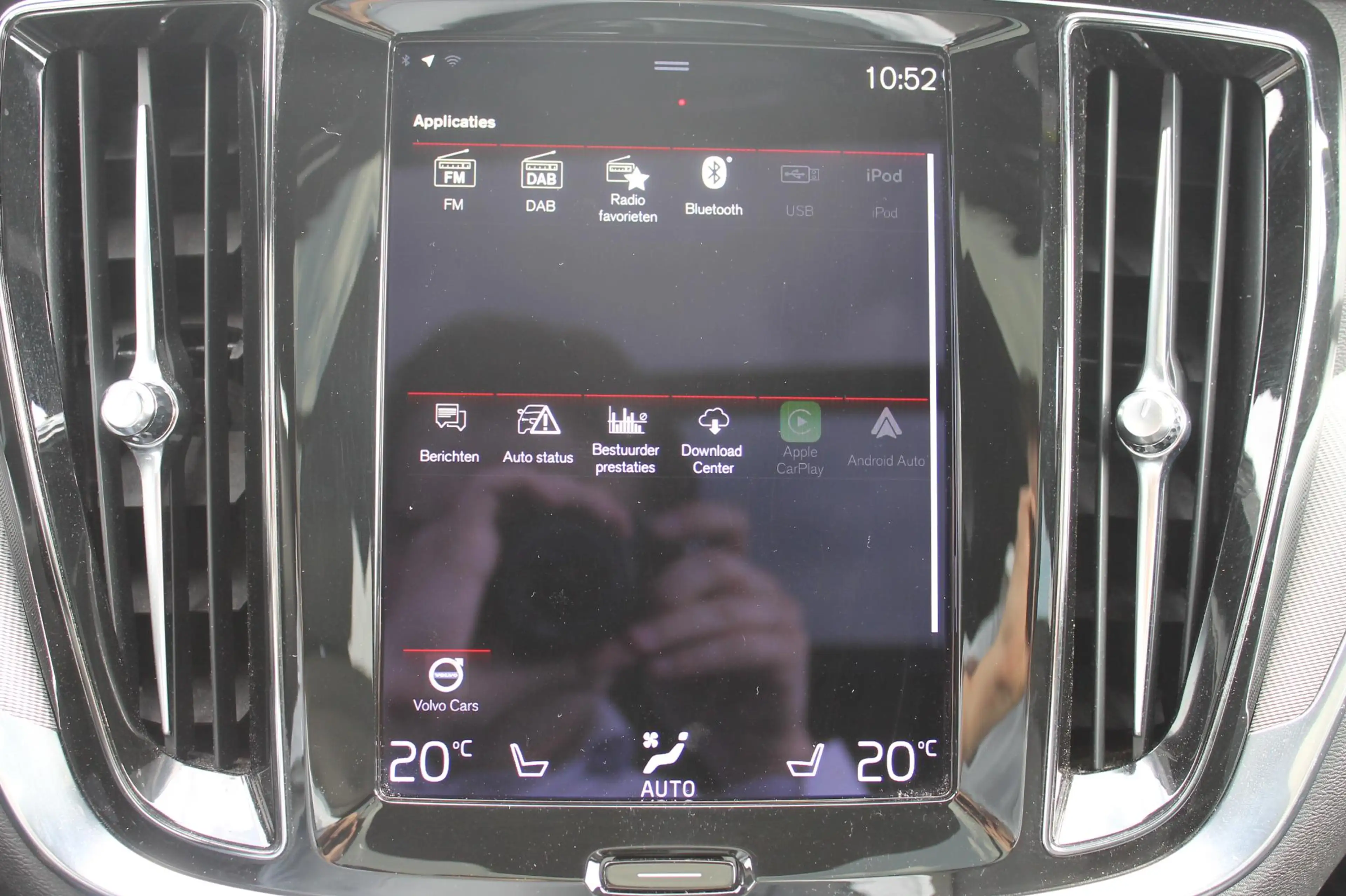 Volvo V60 T6 340pk automaat Recharge AWD R-Design Panoramich — photo 32