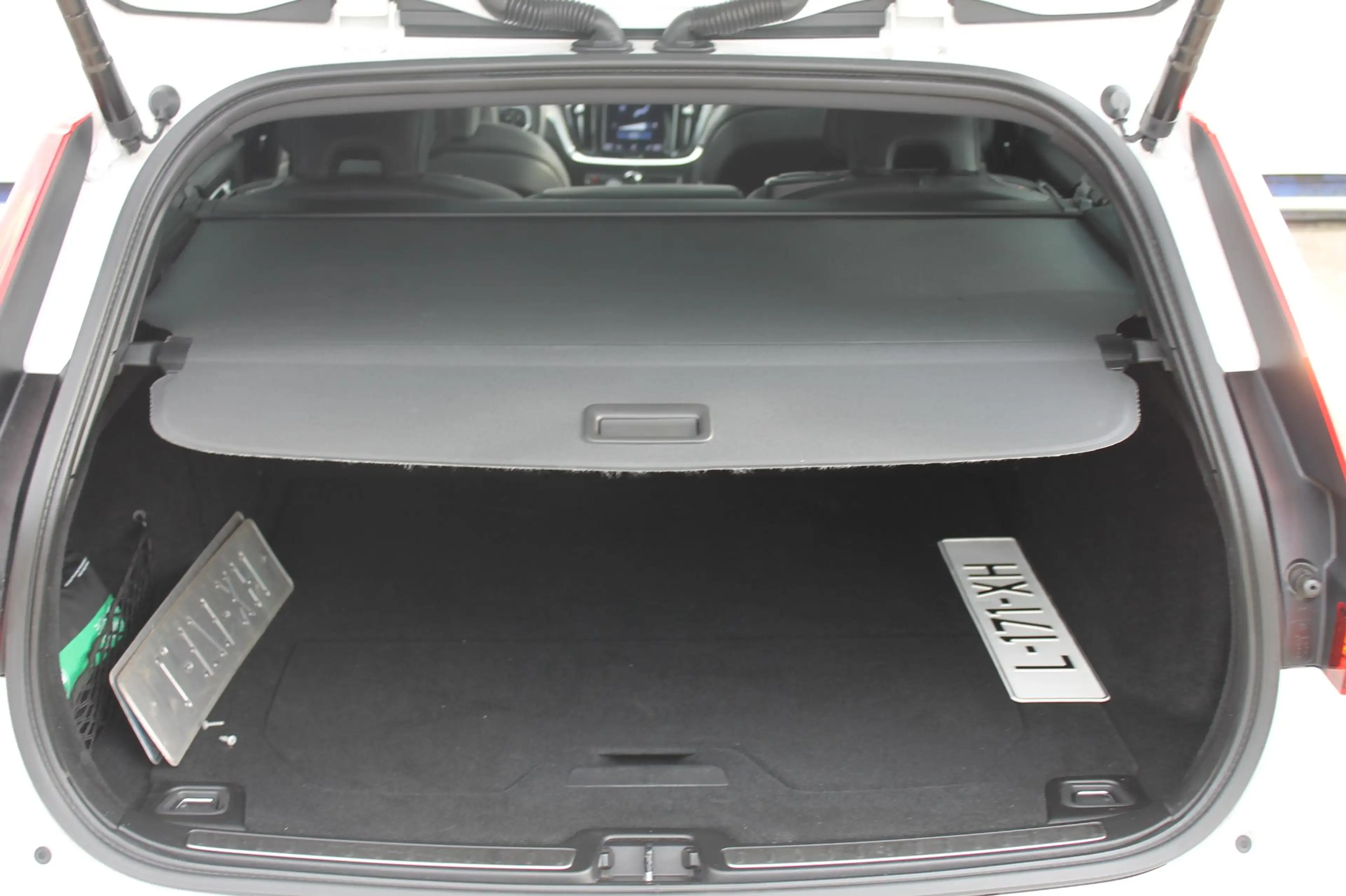 Volvo V60 T6 340pk automaat Recharge AWD R-Design Panoramich — photo 8
